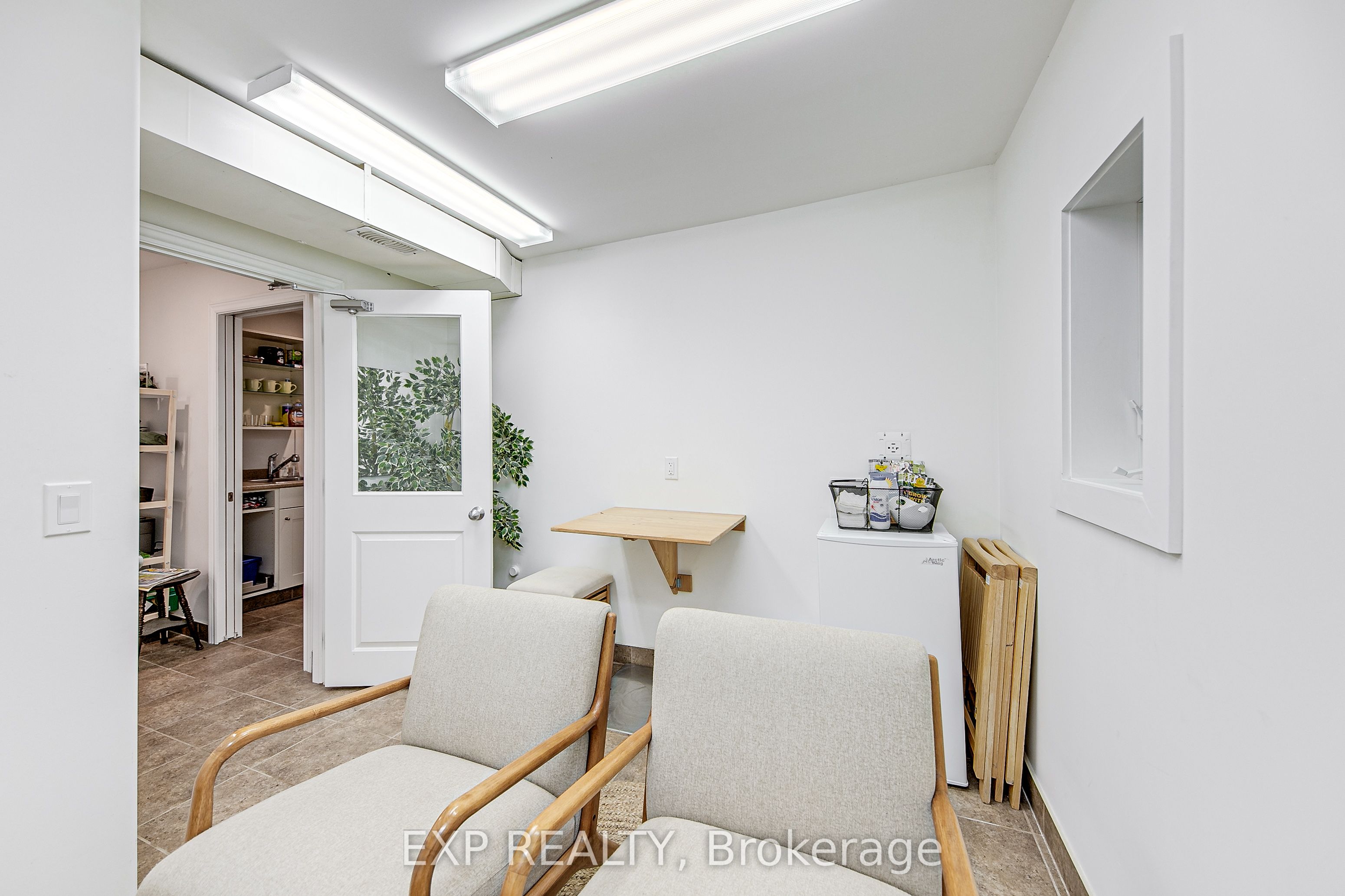 2 Francis Street Property Photo 32