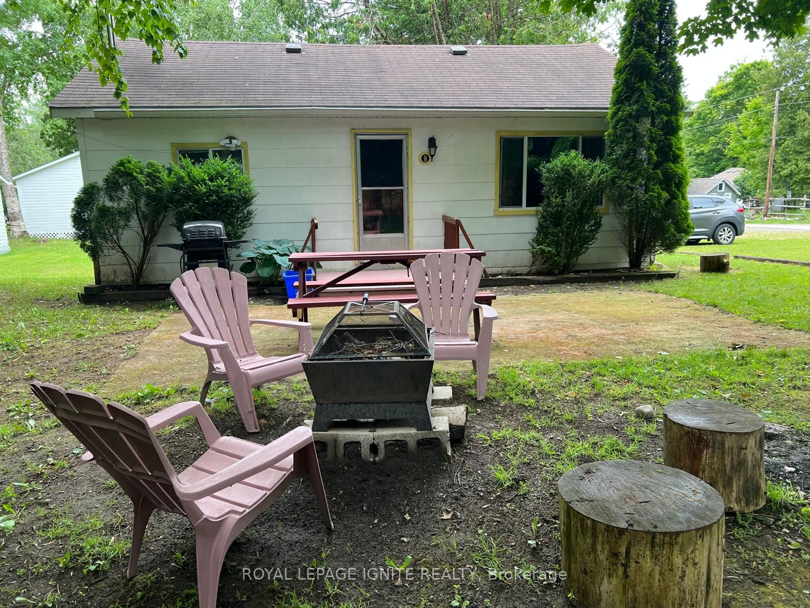 1985 Tiny Beaches Road Property Photo 1