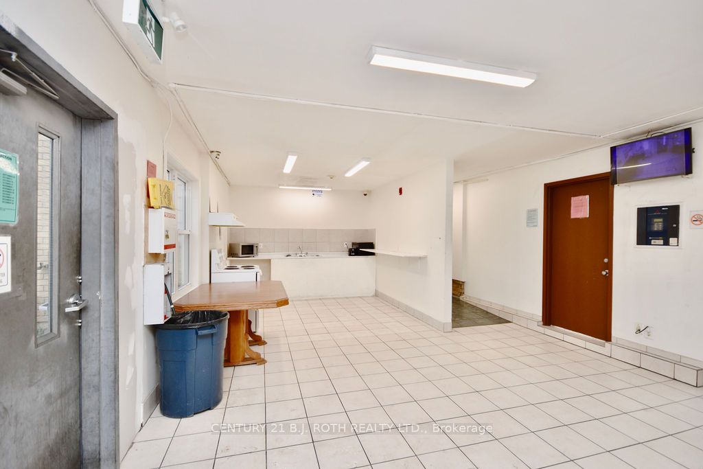 24 North Street N Property Photo 31