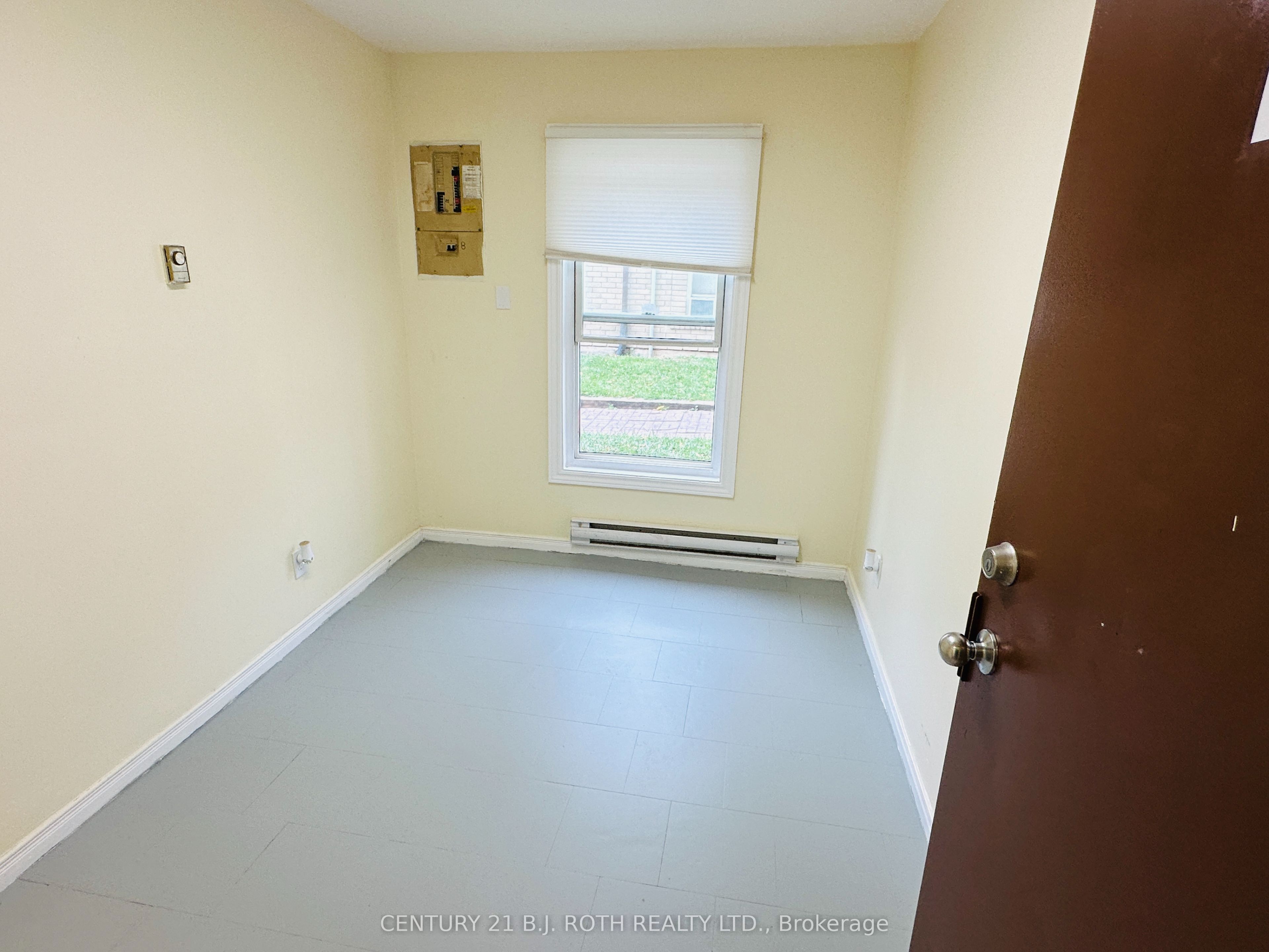 24 North Street N Property Photo 35