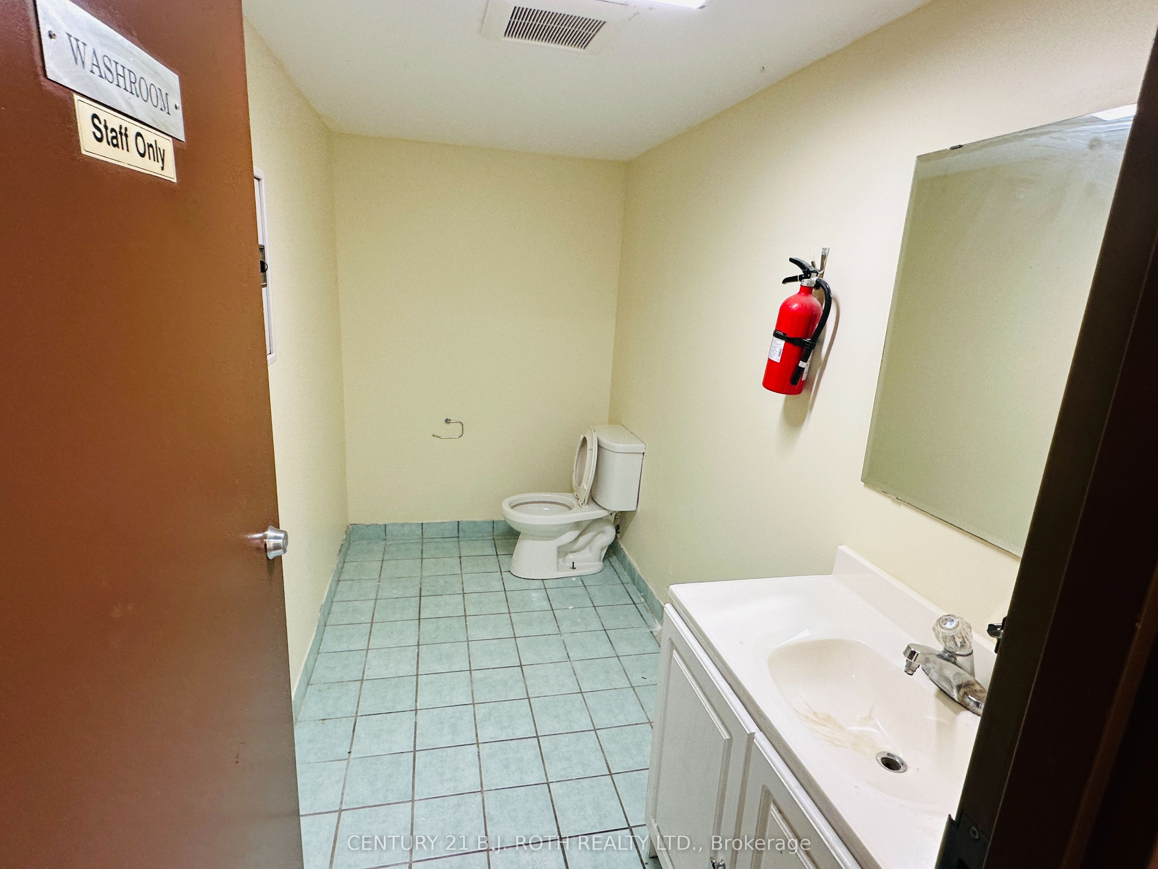 24 North Street N Property Photo 38