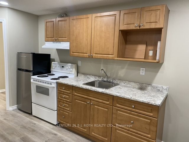 194 Dunlop Street E Property Photo 17