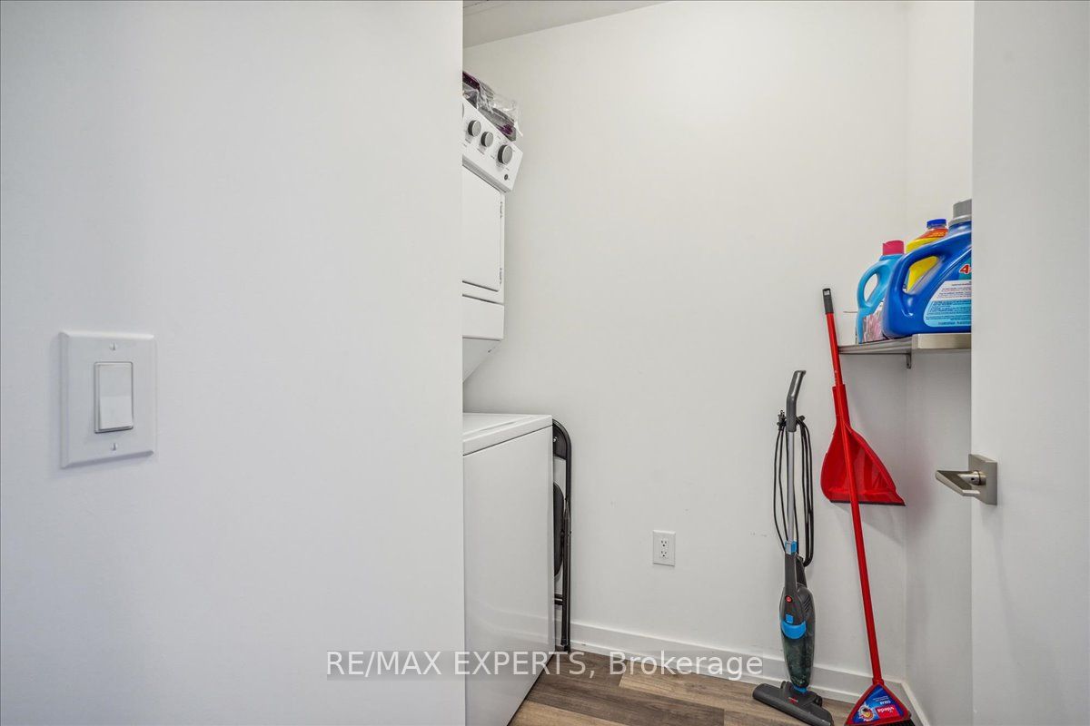 #419 - 430 Essa Road Property Photo 12