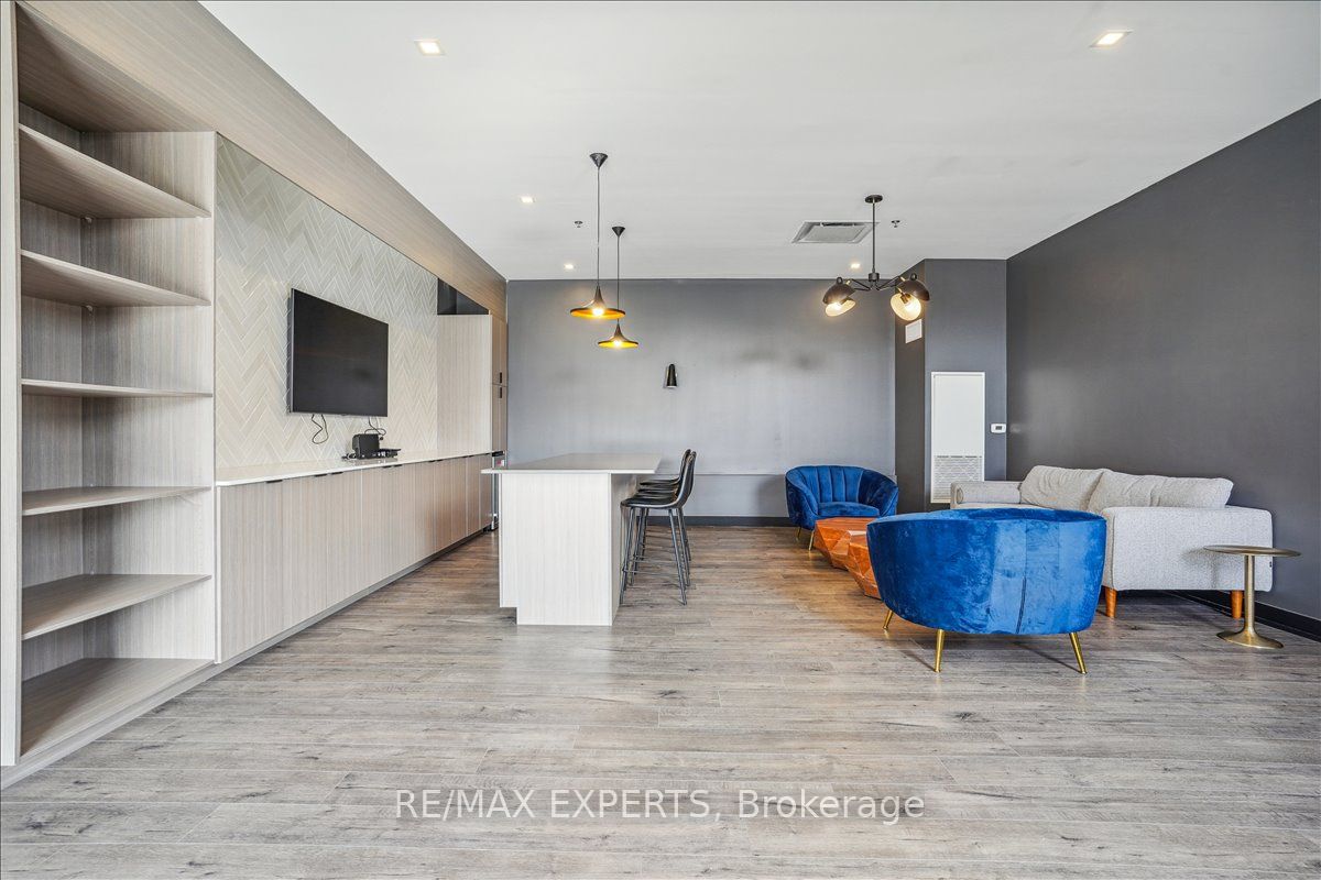 #419 - 430 Essa Road Property Photo 34