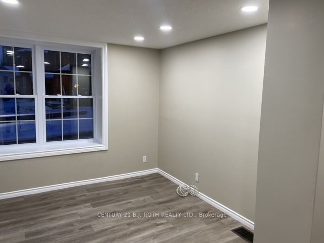 194 Dunlop Street E Property Photo 9