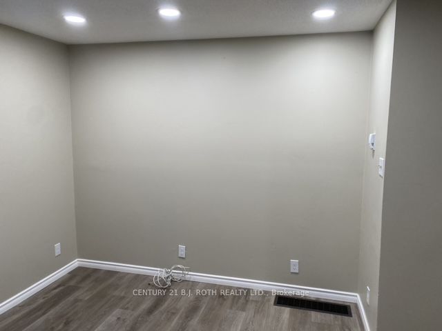 194 Dunlop Street E Property Photo 11