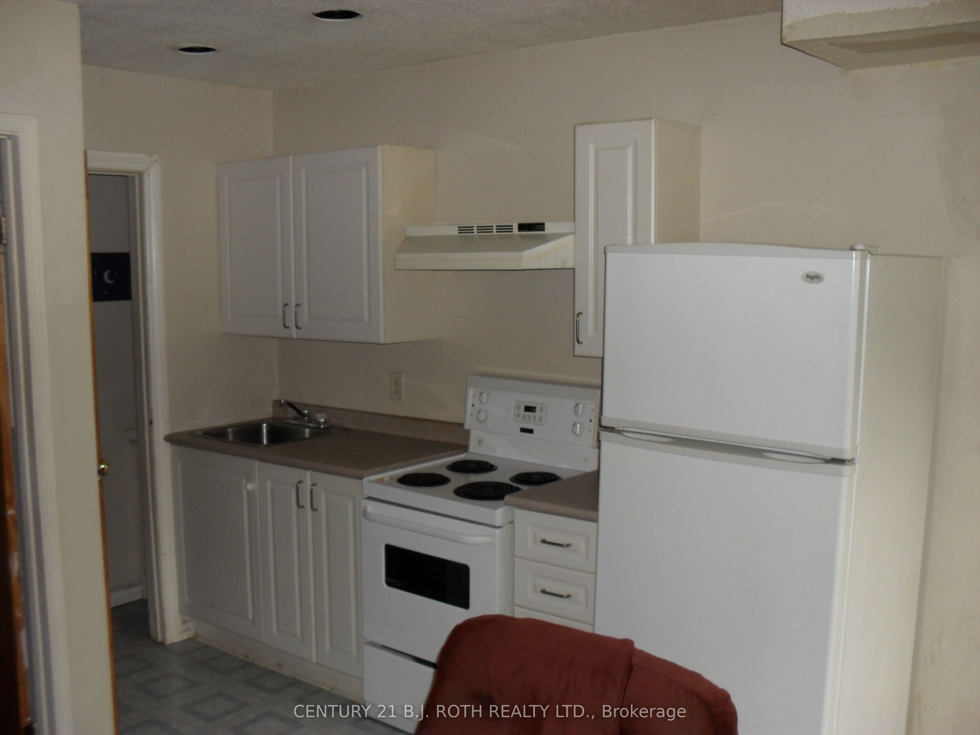 194 Dunlop Street E Property Photo 14