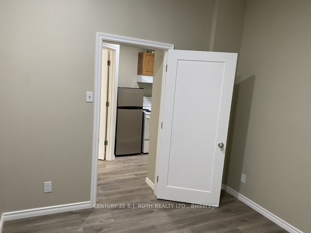 194 Dunlop Street E Property Photo 17