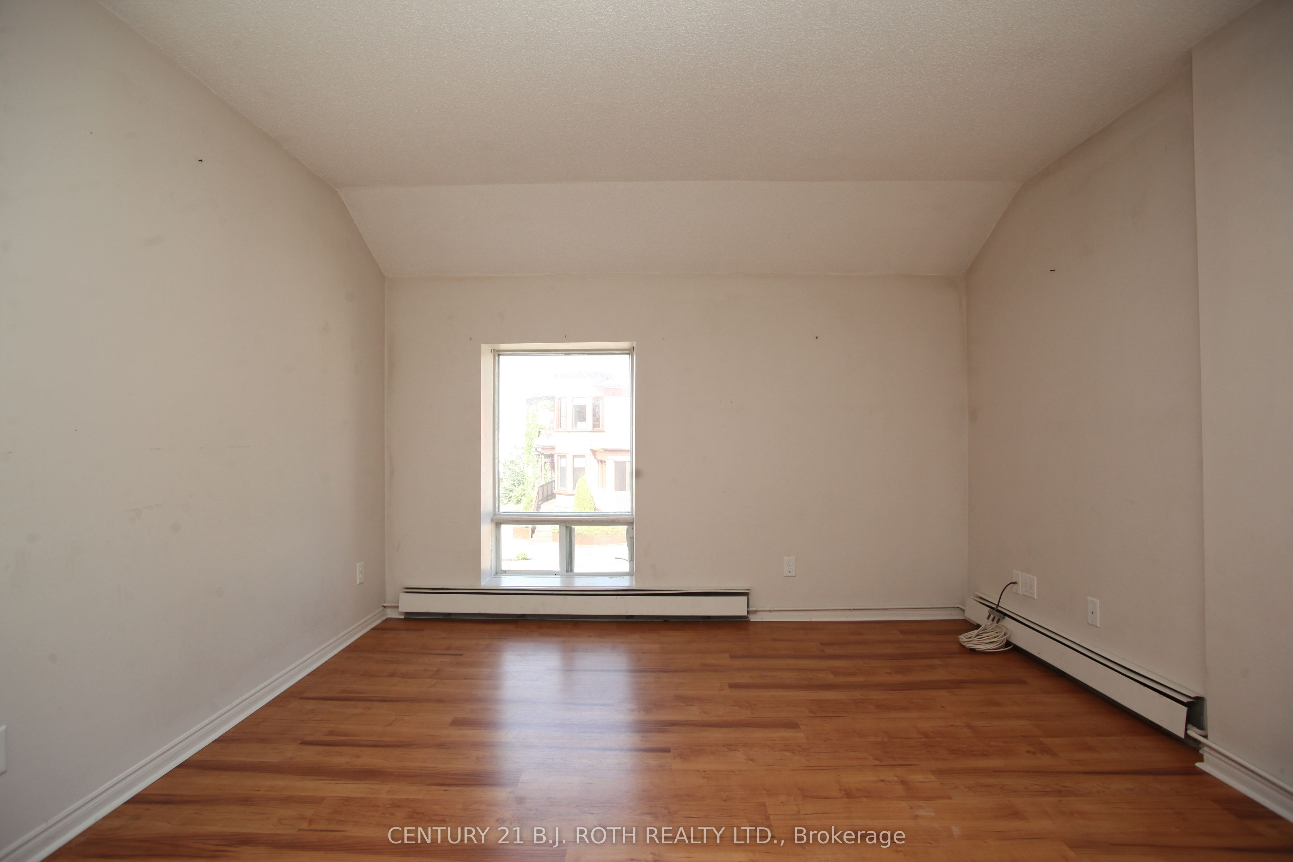 194 Dunlop Street E Property Photo 18