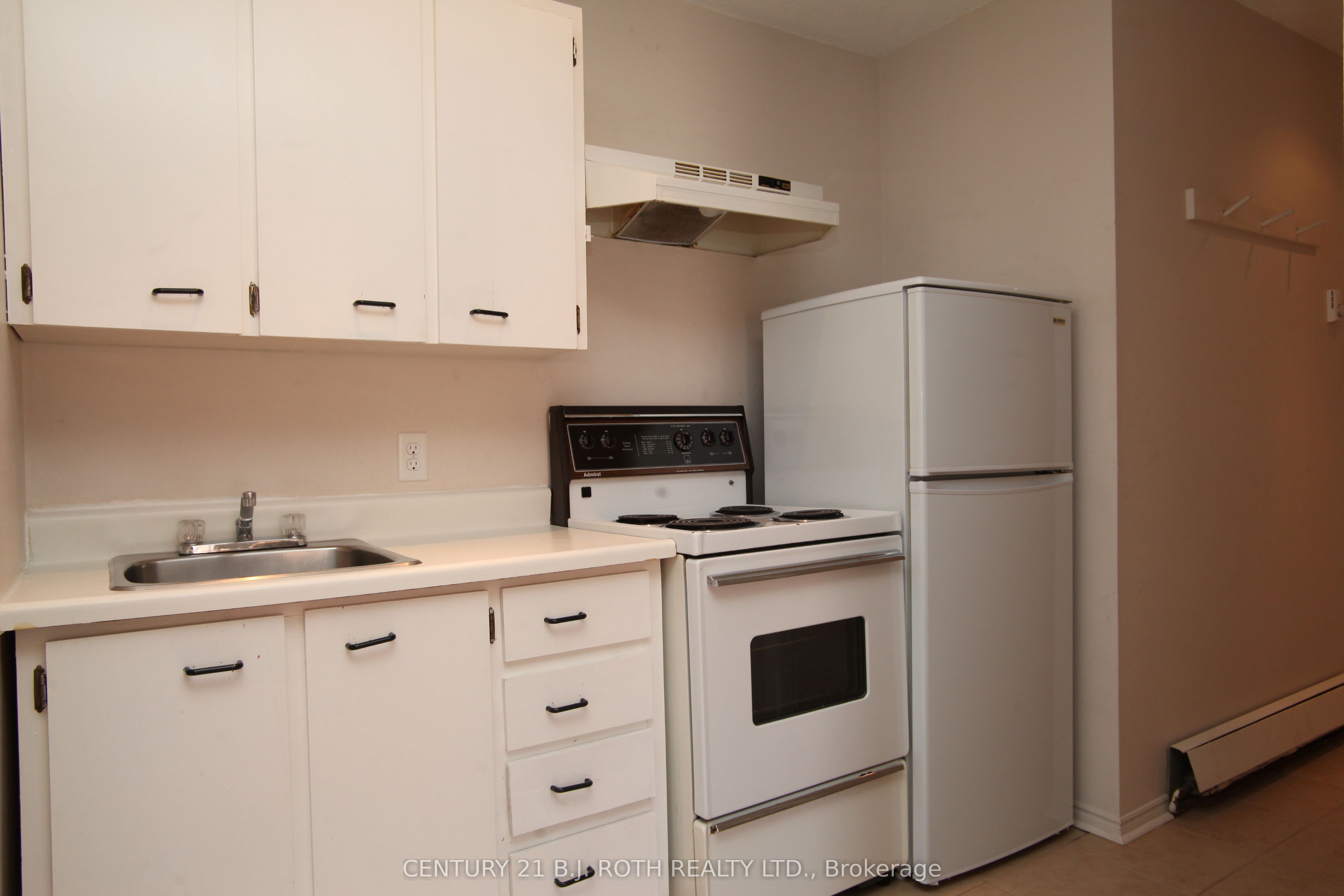 194 Dunlop Street E Property Photo 19
