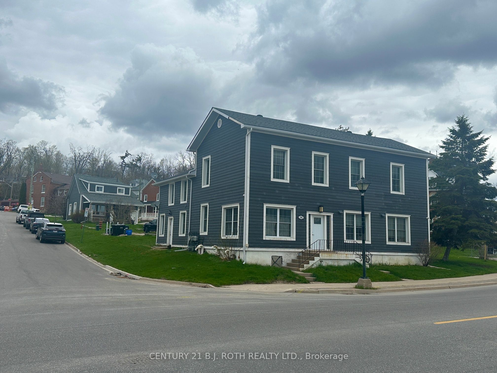 194 Dunlop Street E Property Photo 22