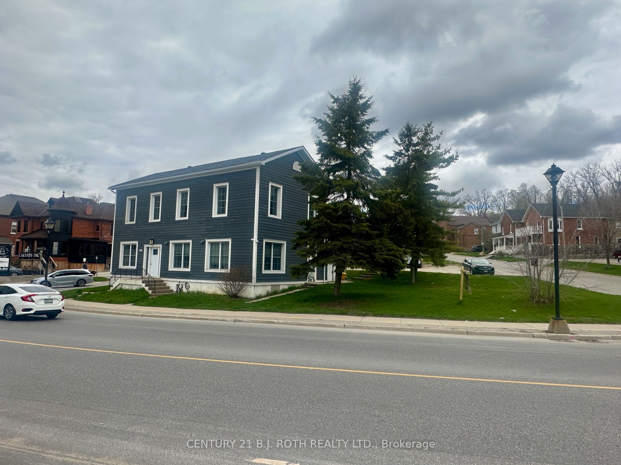 194 Dunlop Street E Property Photo 23