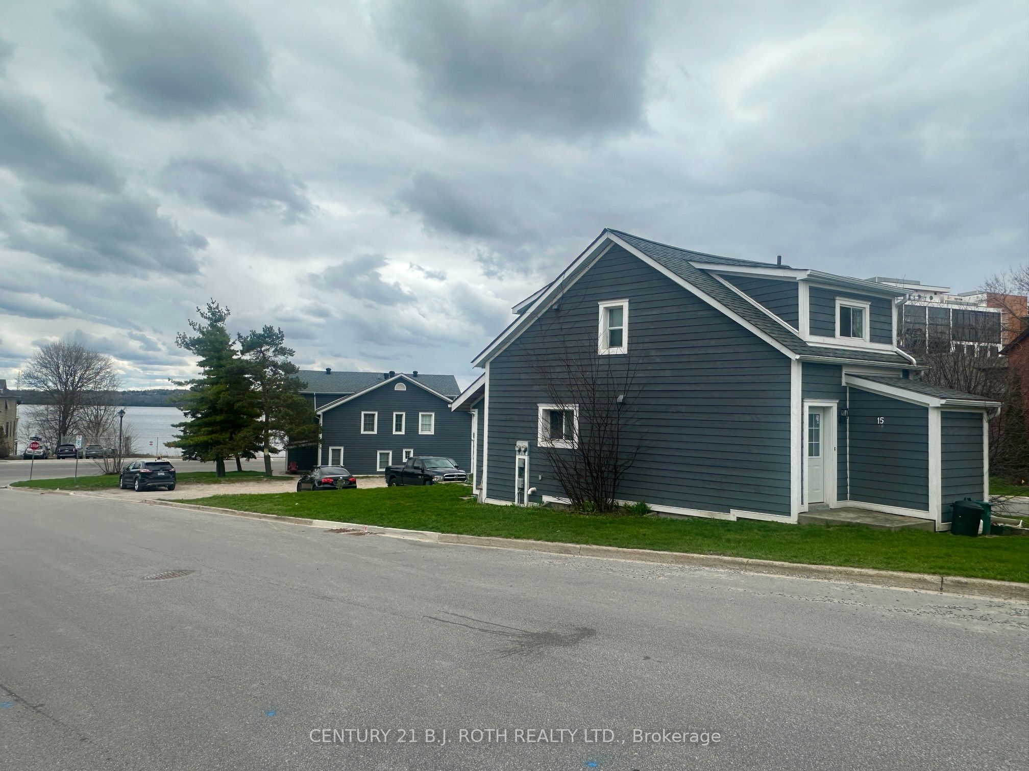 194 Dunlop Street E Property Photo 26