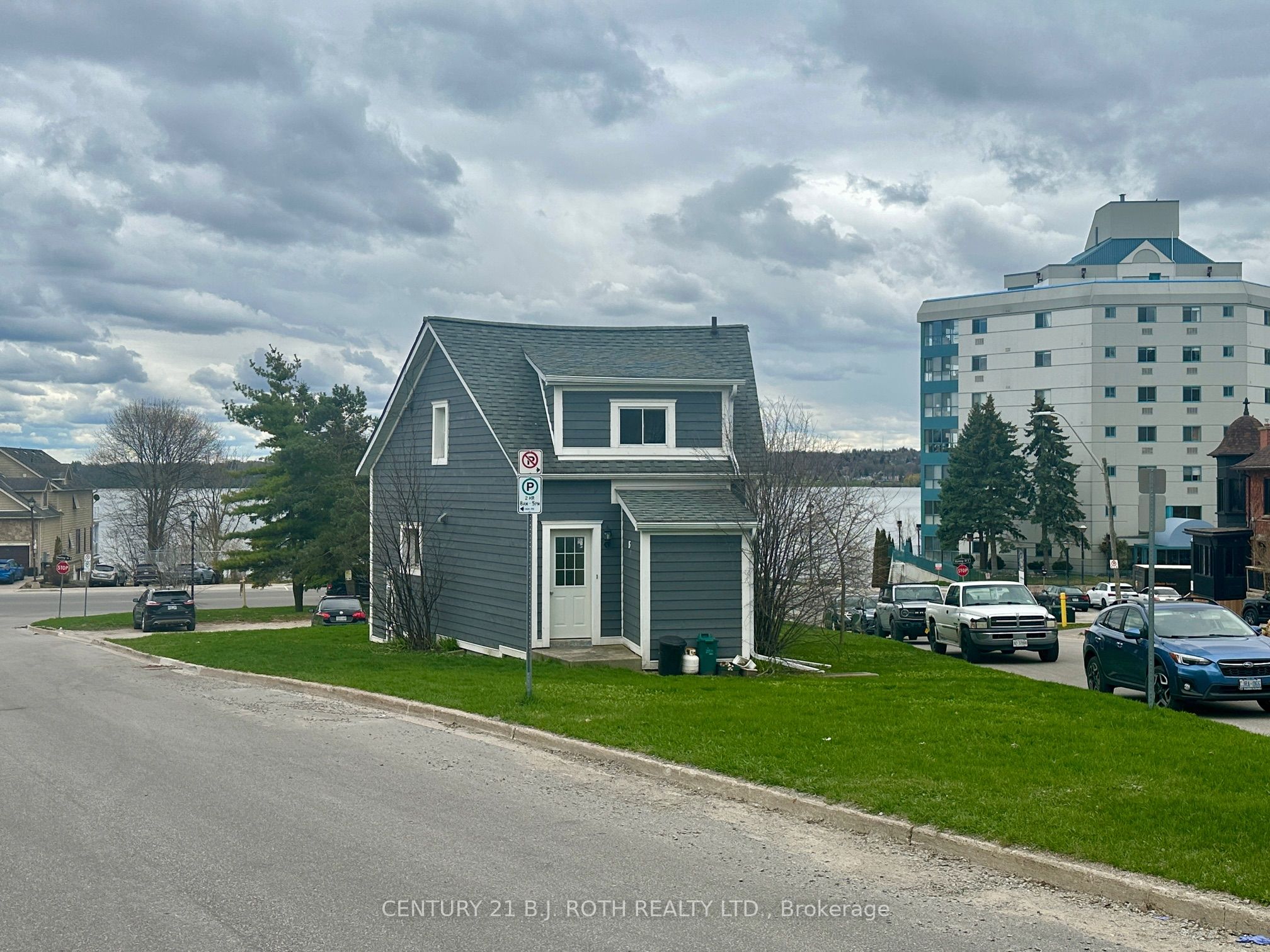 194 Dunlop Street E Property Photo 27