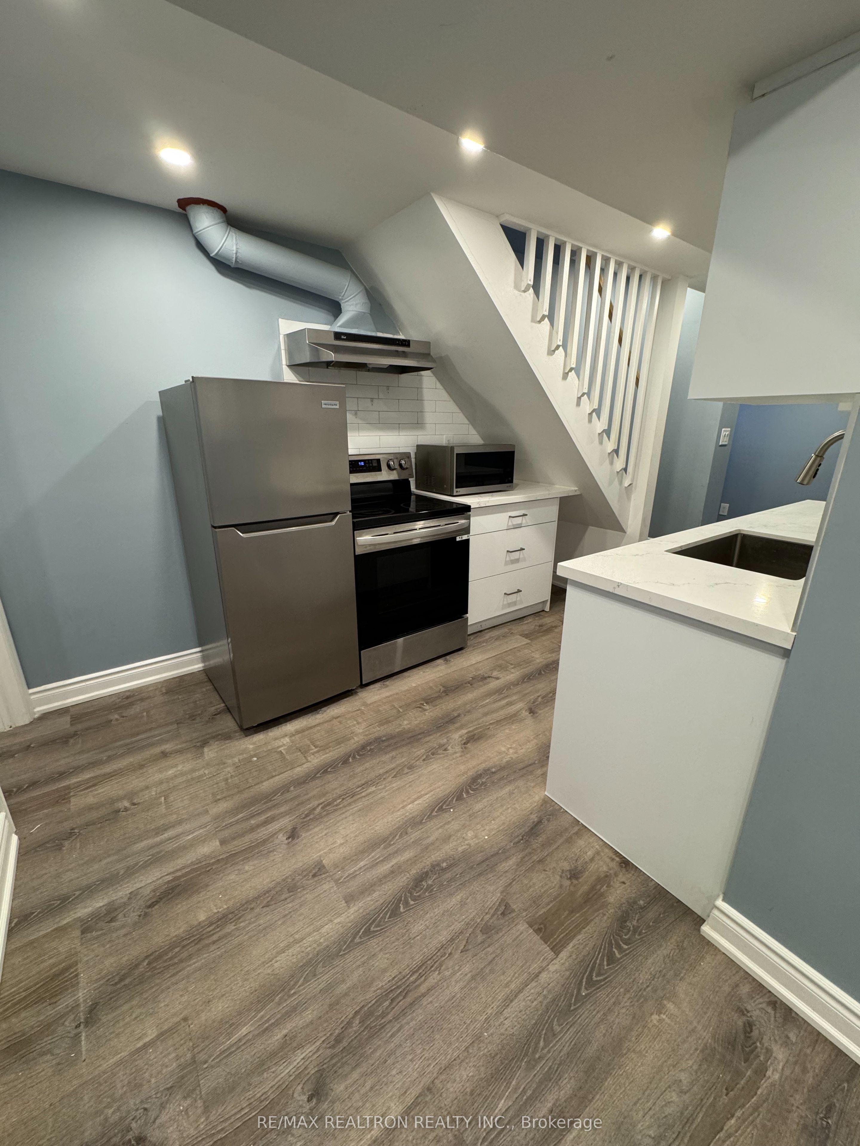 184 Tunbridge Road Bsmt Property Photo 3