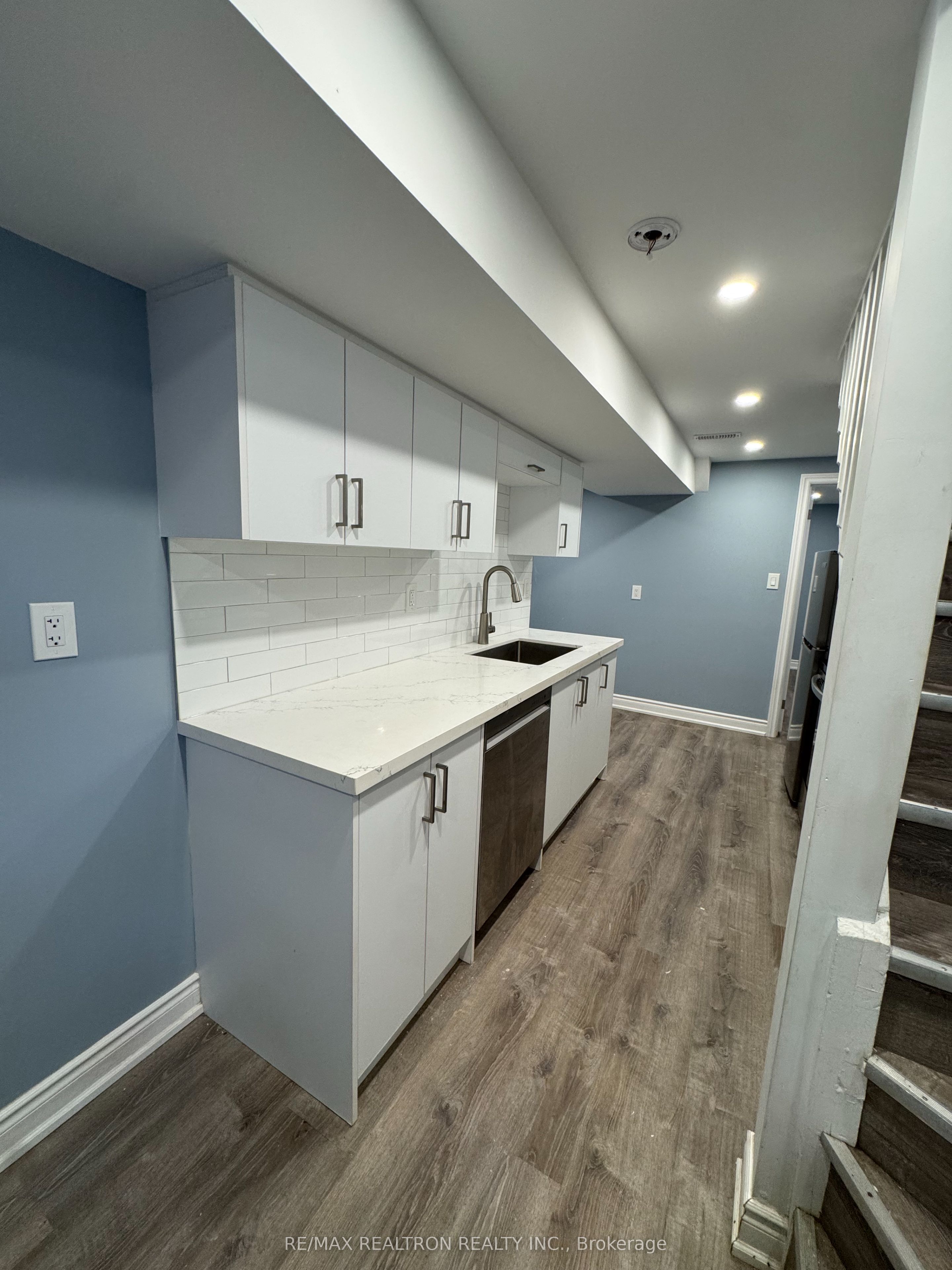 184 Tunbridge Road Bsmt Property Photo 6