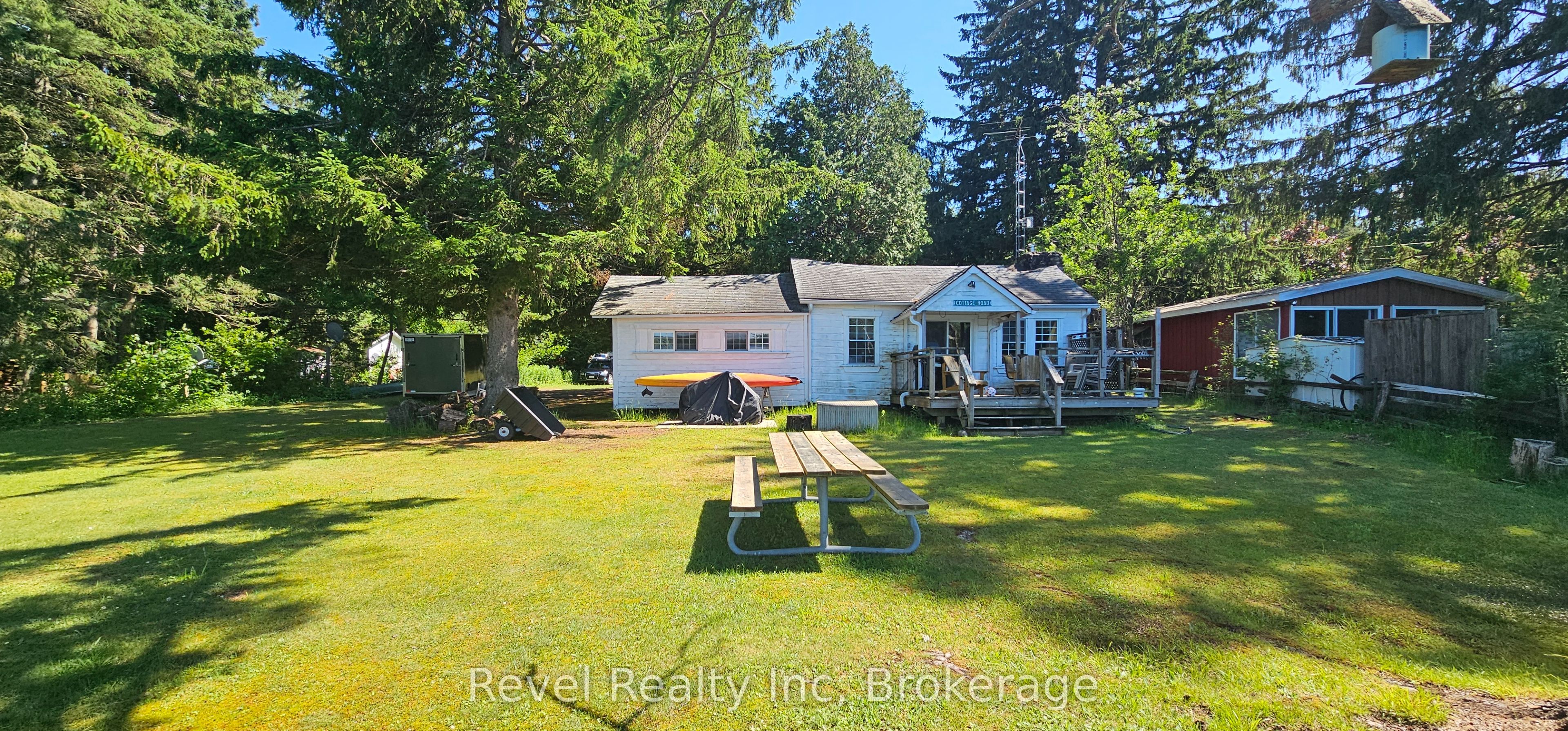 120 Andrew Drive Property Photo 4