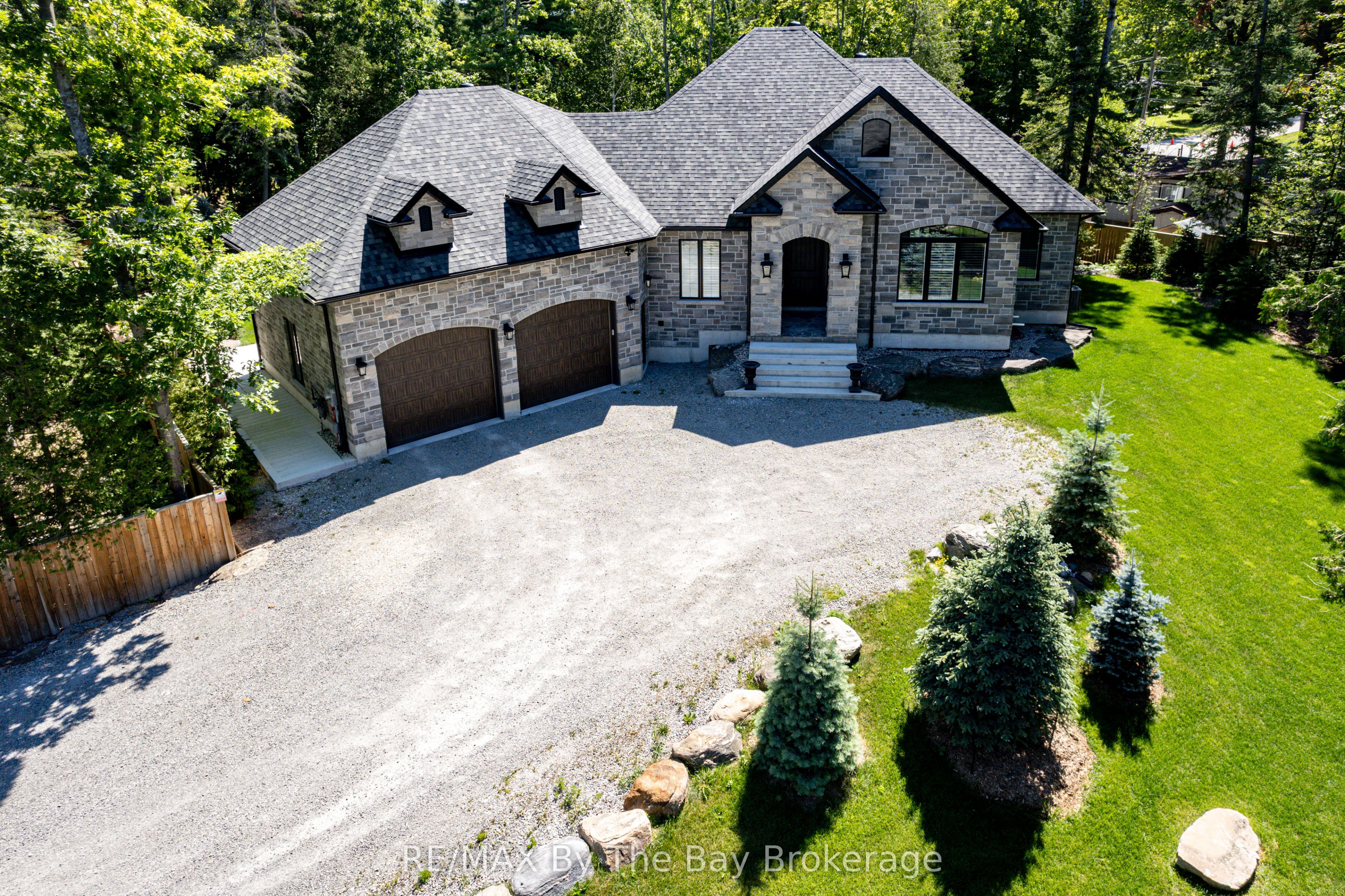833 Eastdale Drive Property Photo 1