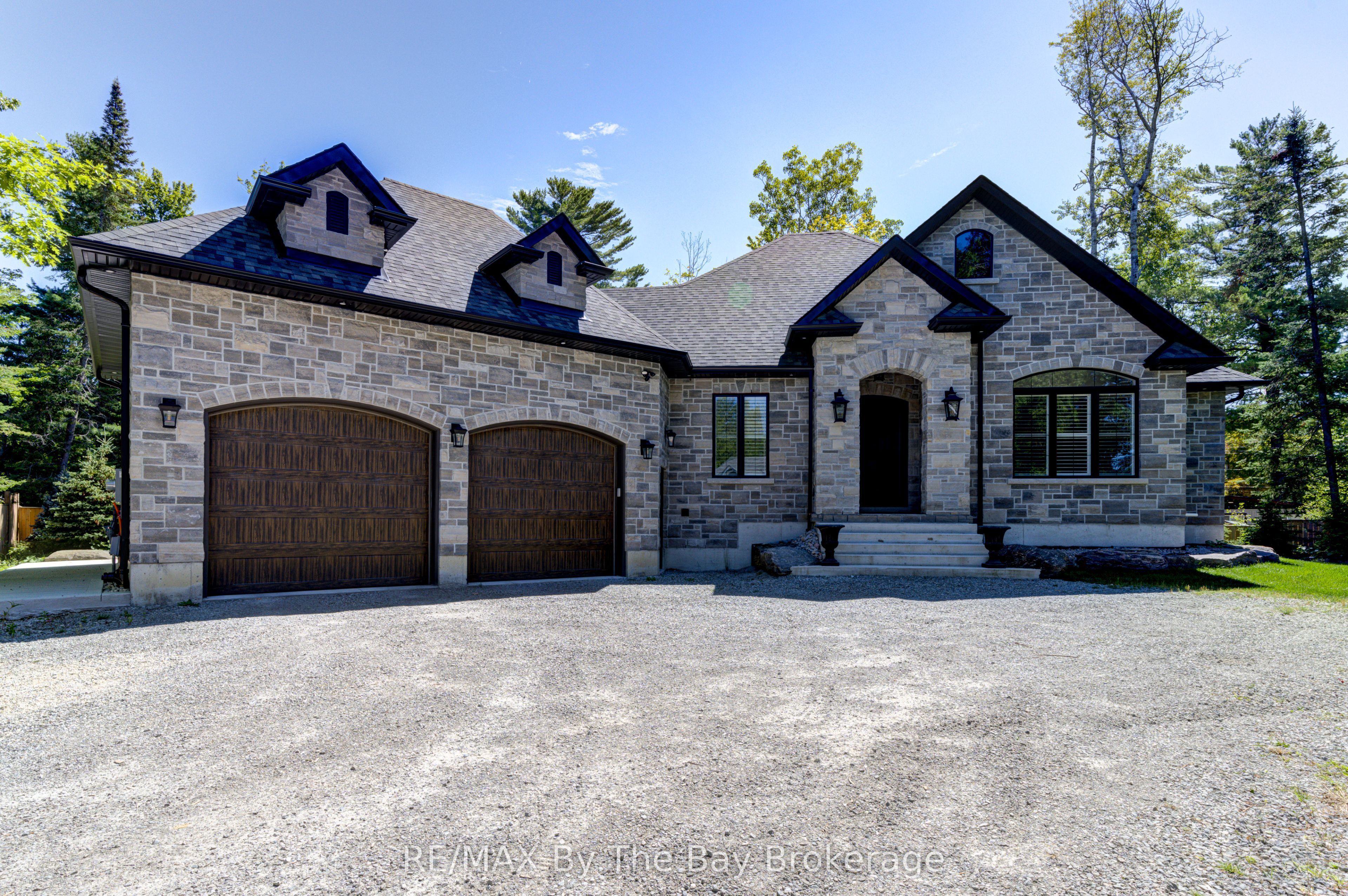 833 Eastdale Drive Property Photo 2