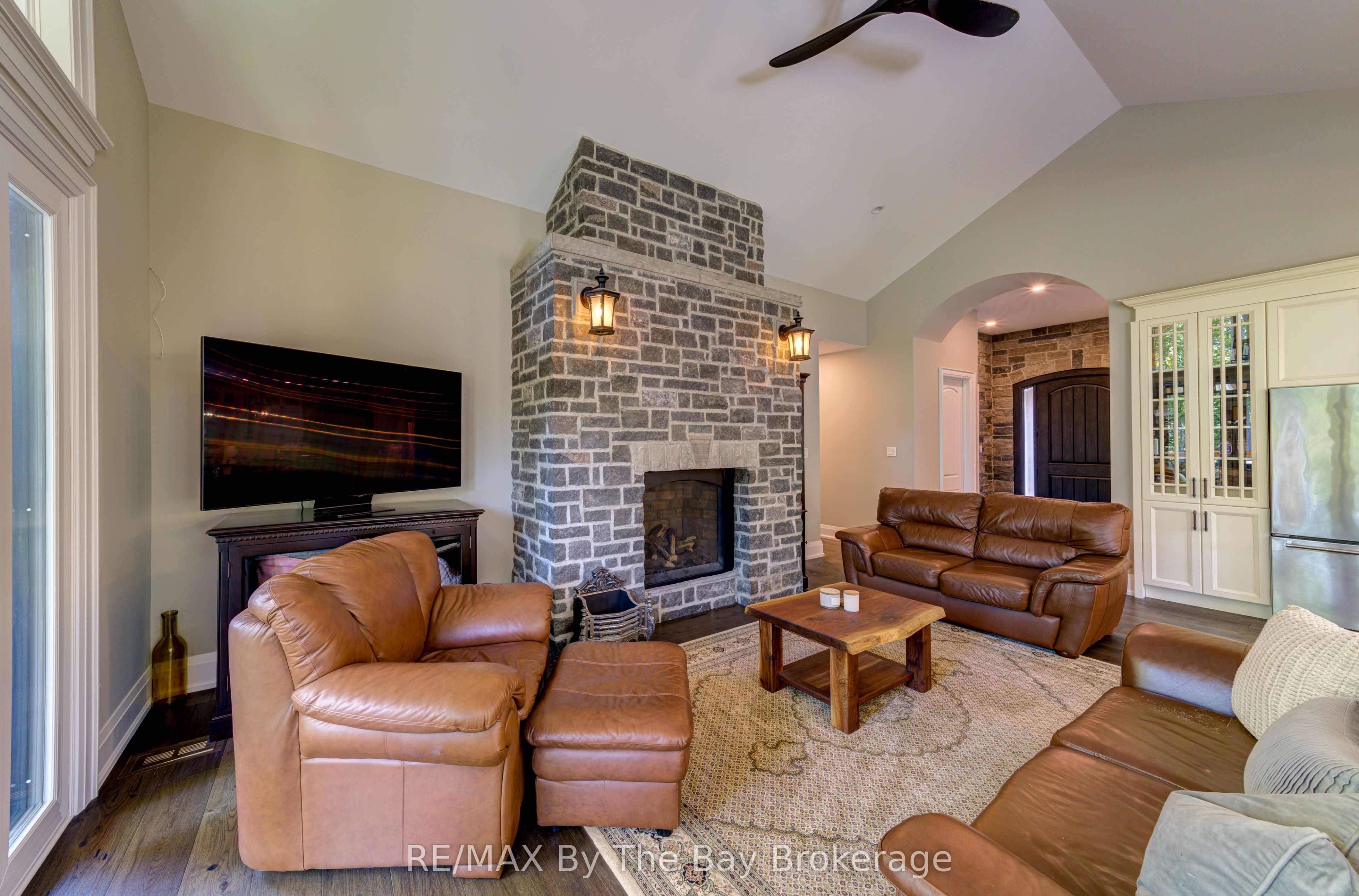 833 Eastdale Drive Property Photo 12
