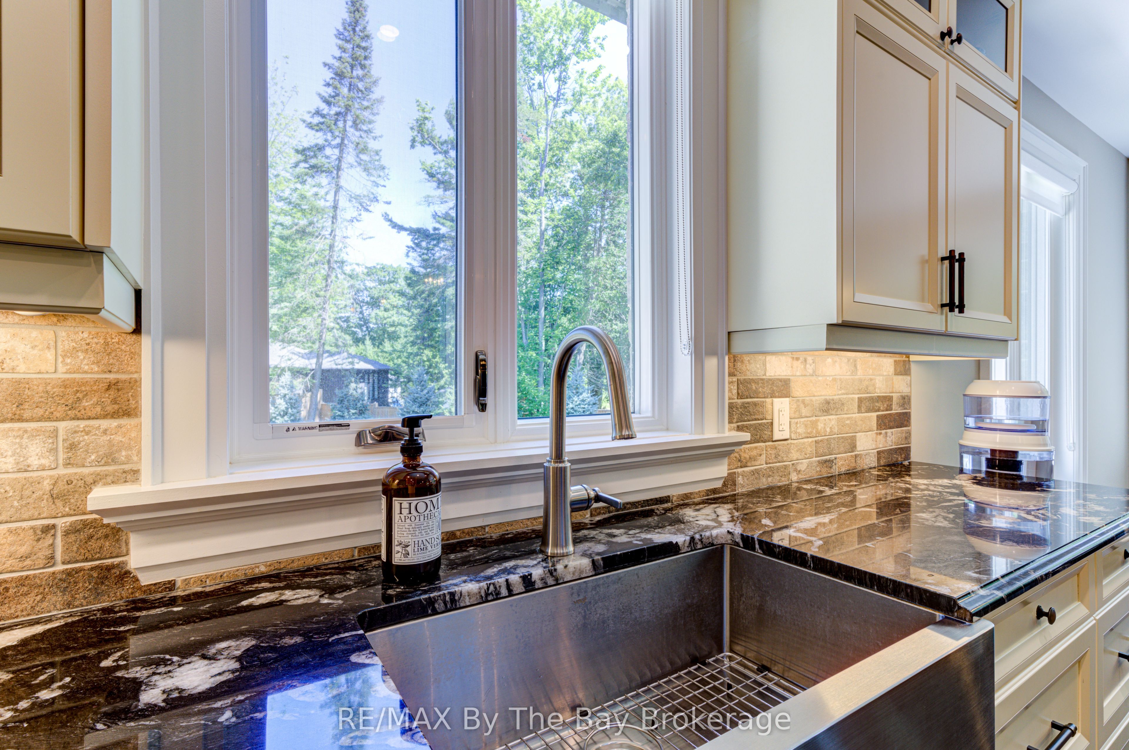 833 Eastdale Drive Property Photo 15