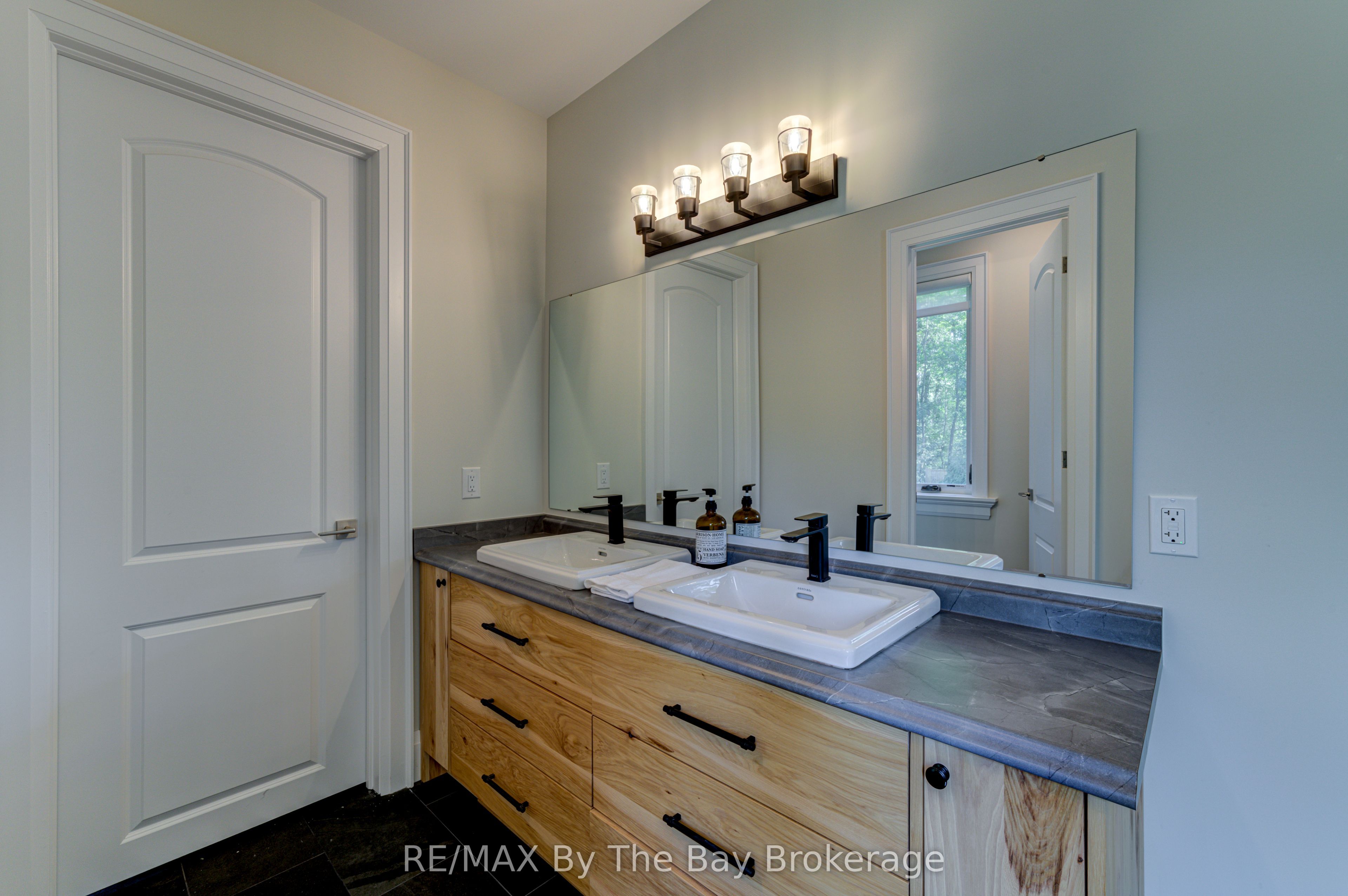 833 Eastdale Drive Property Photo 26