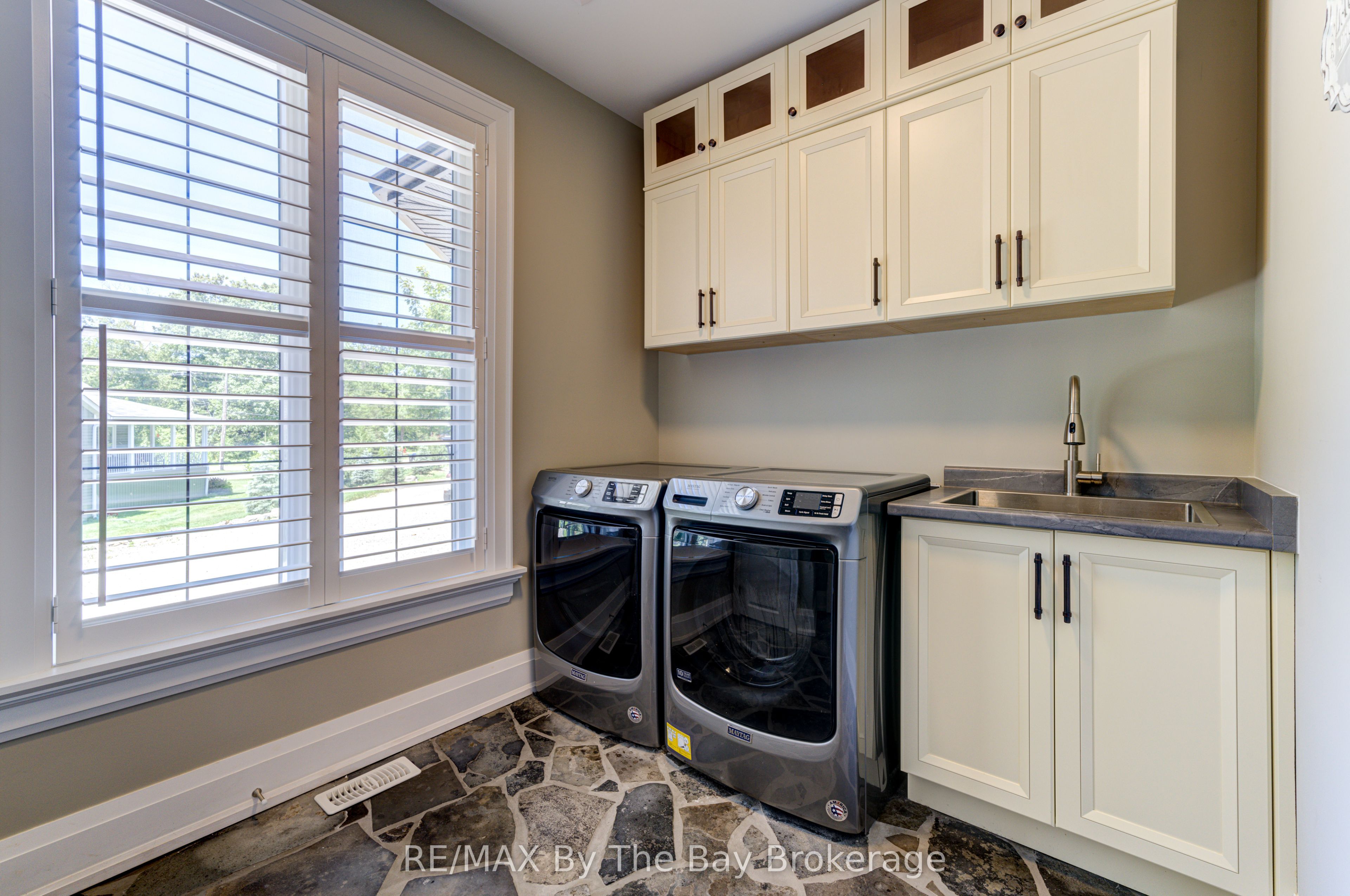 833 Eastdale Drive Property Photo 28