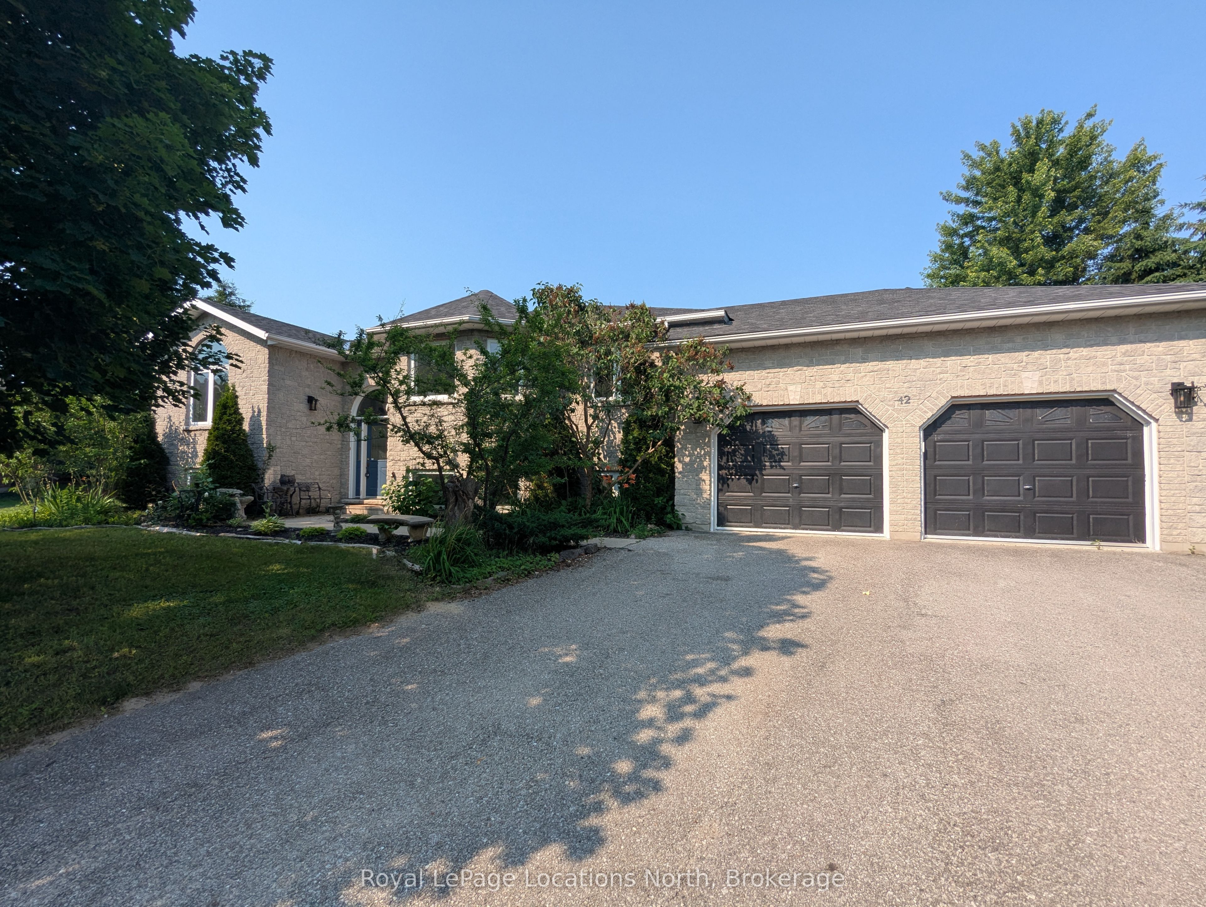 42 Club Court Property Photo 1