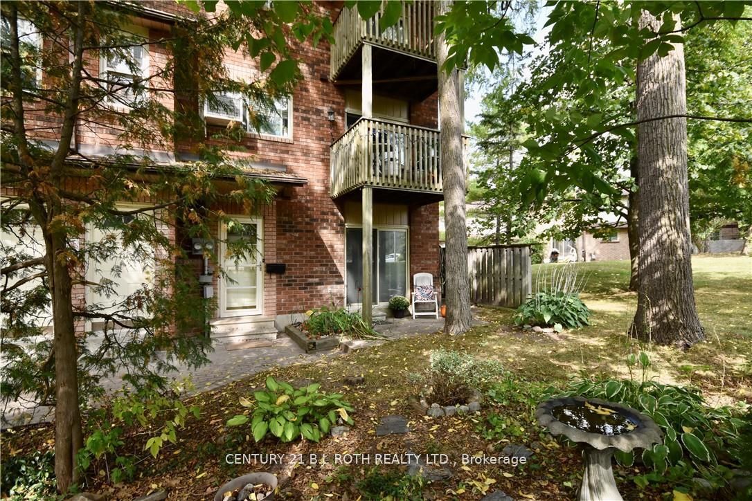 11 Meadow Ln Property Photo 1