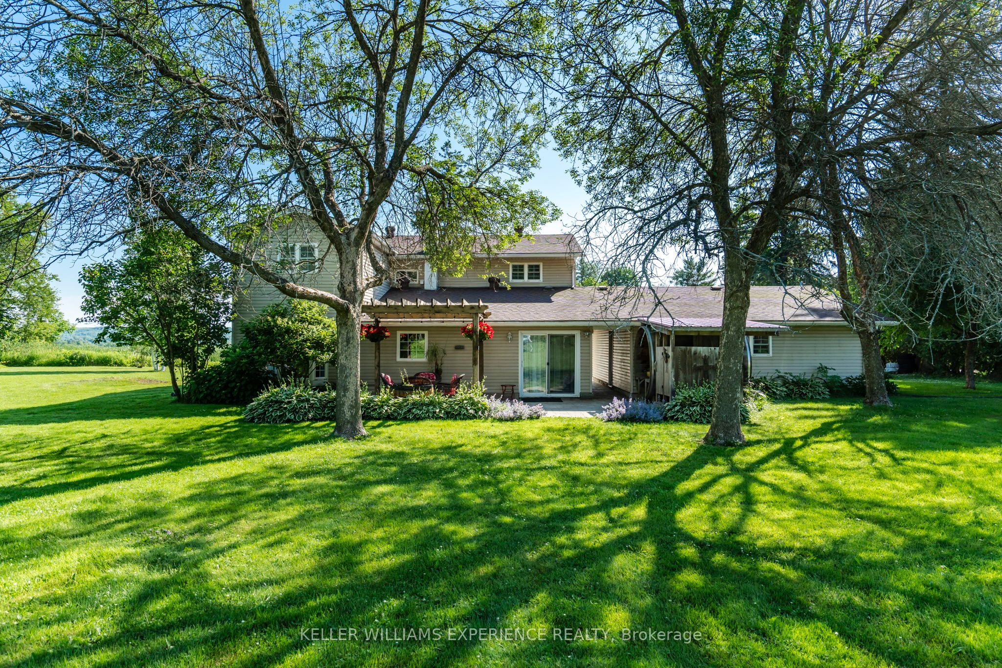 8 Thatcher Place Property Photo 5