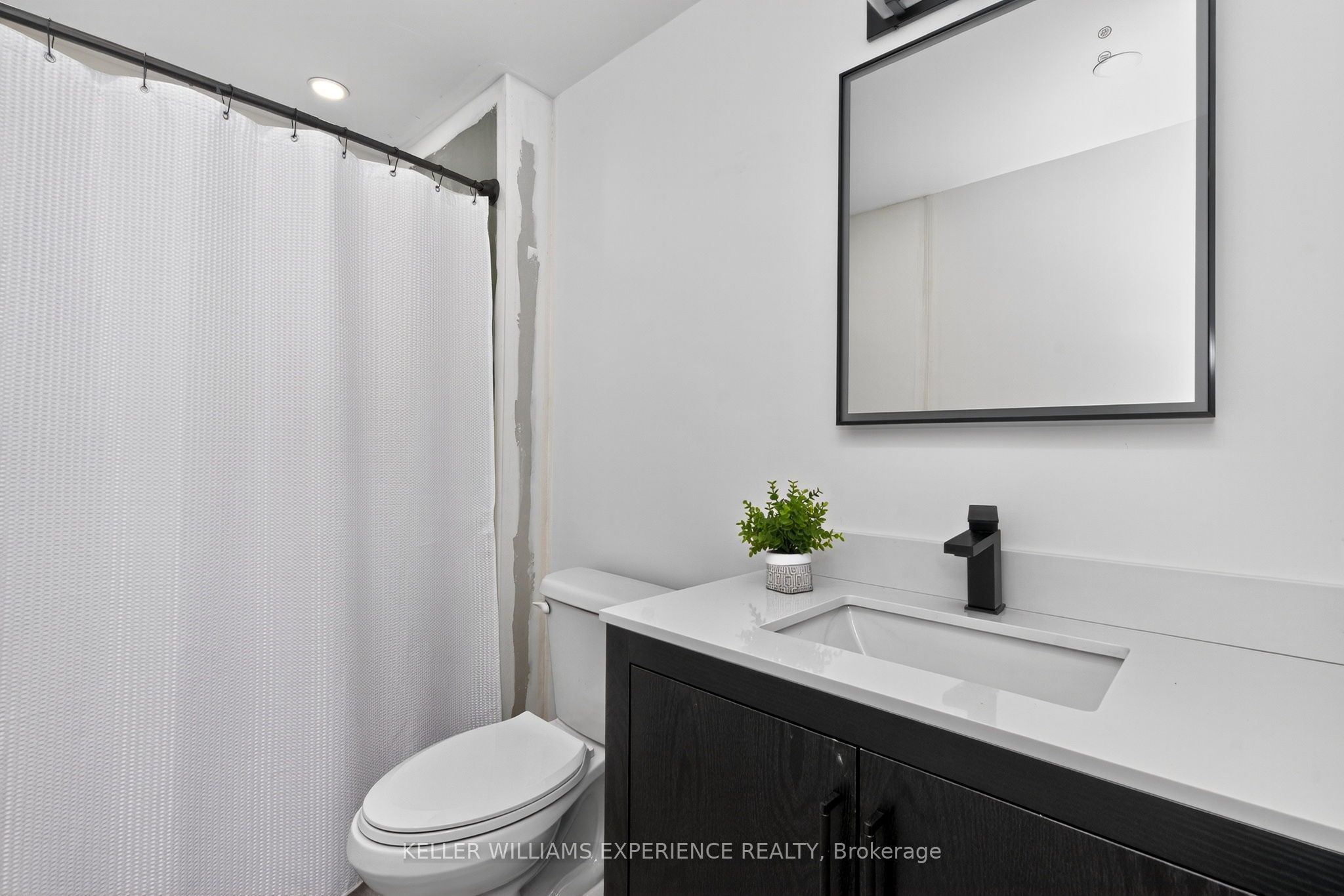 8 Thatcher Place Property Photo 28