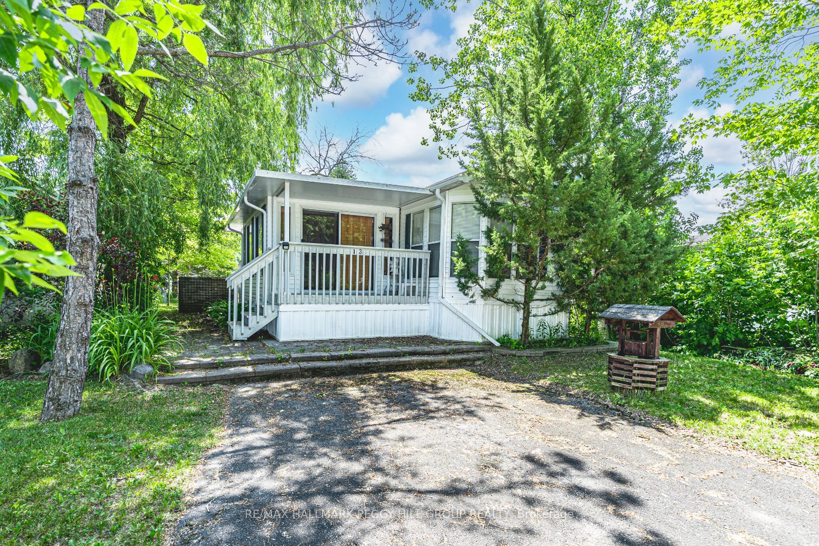 13 Huron Circle Property Photo 1