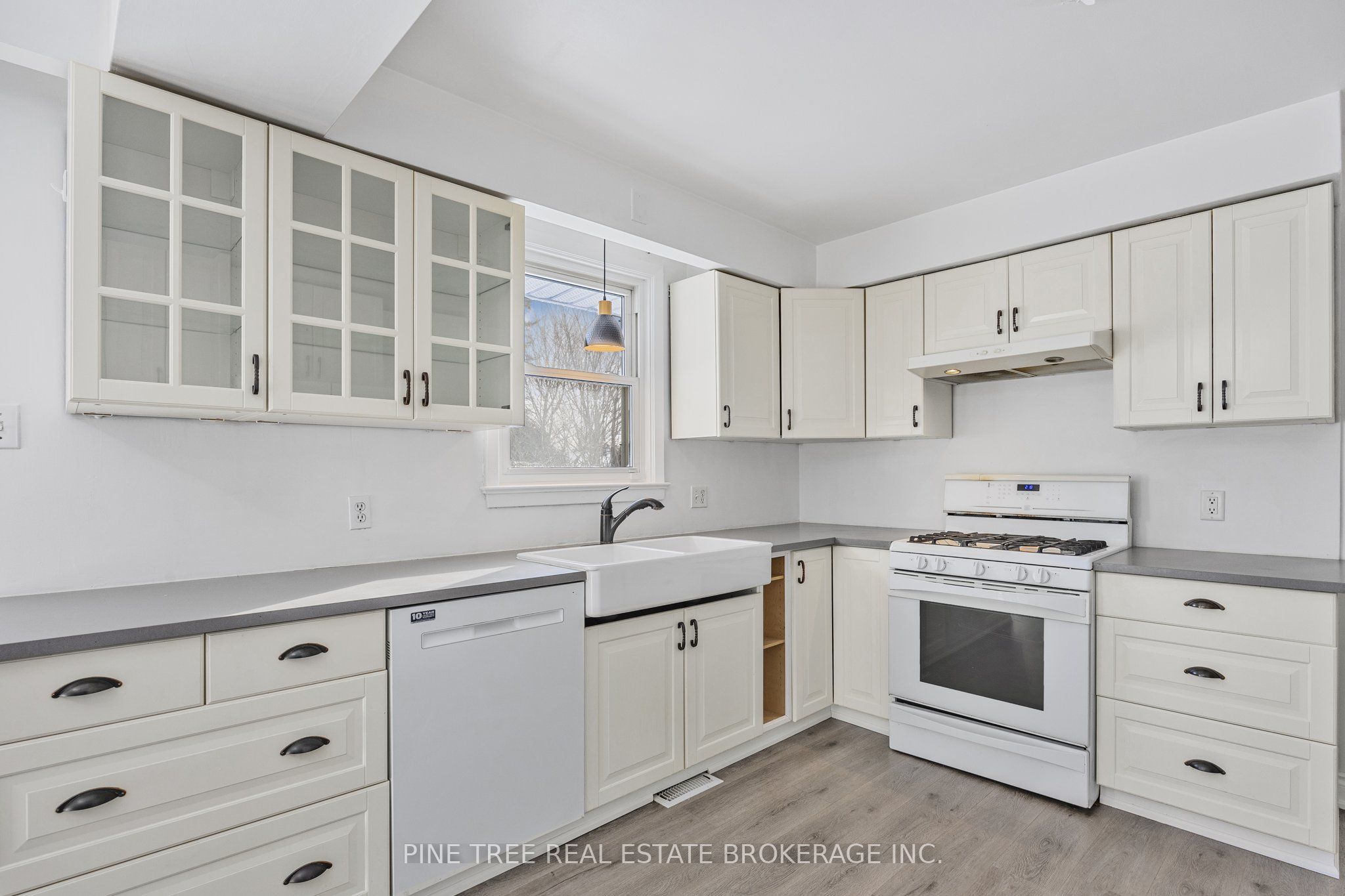 239 Warnica Road Property Photo 8