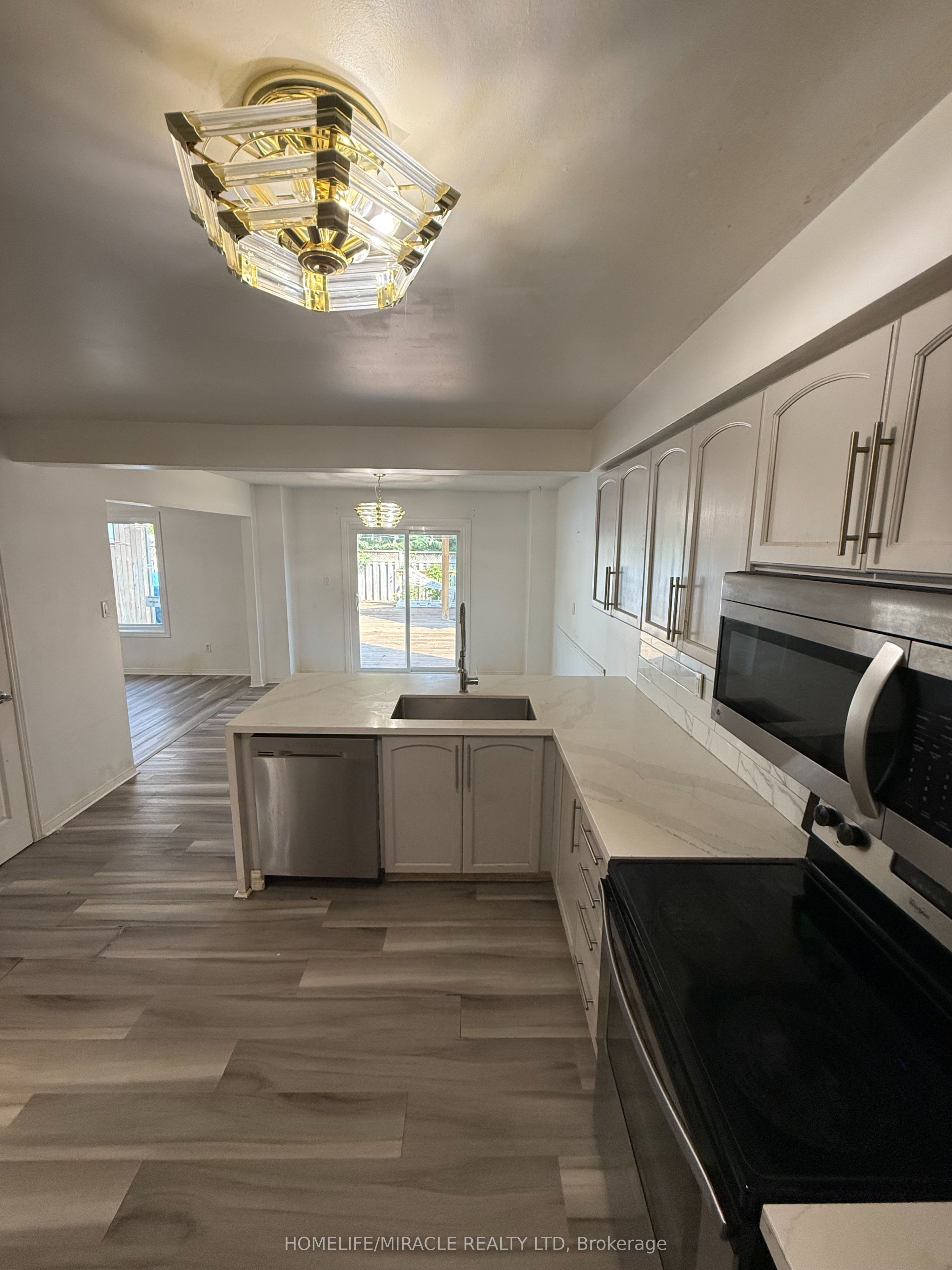 200 Livingstone Street W Property Photo 11