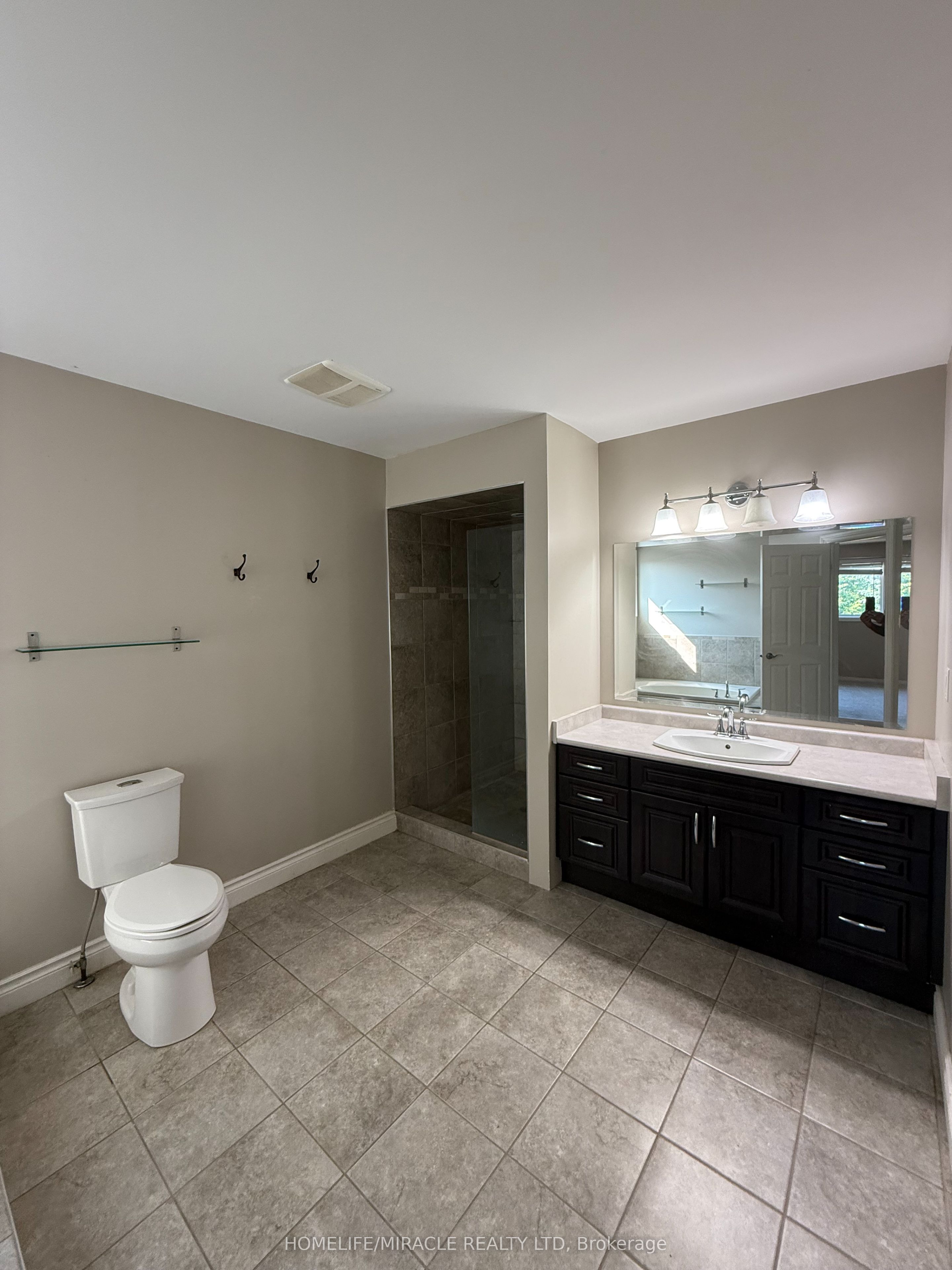 200 Livingstone Street W Property Photo 15