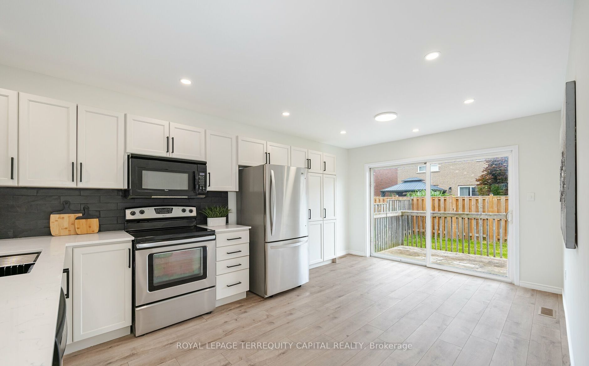 #upper - 38 Irene Drive Property Photo 11