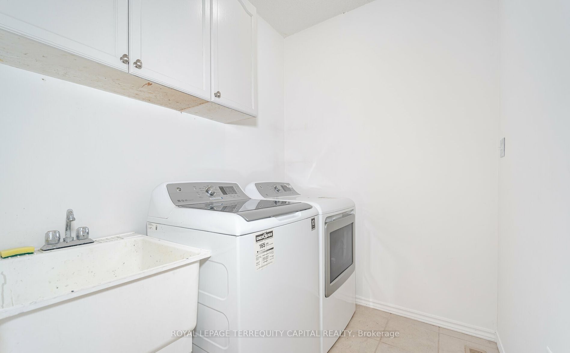 #upper - 38 Irene Drive Property Photo 21