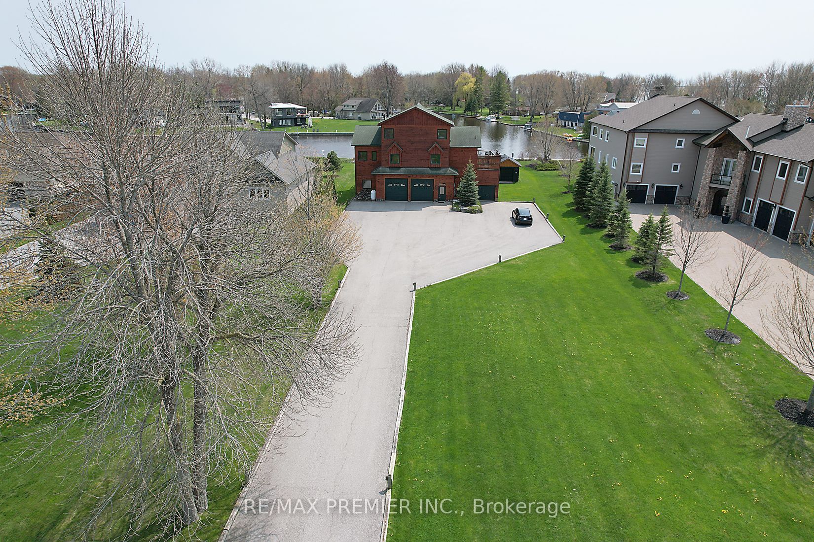 31 Paradise Blvd Property Photo 1