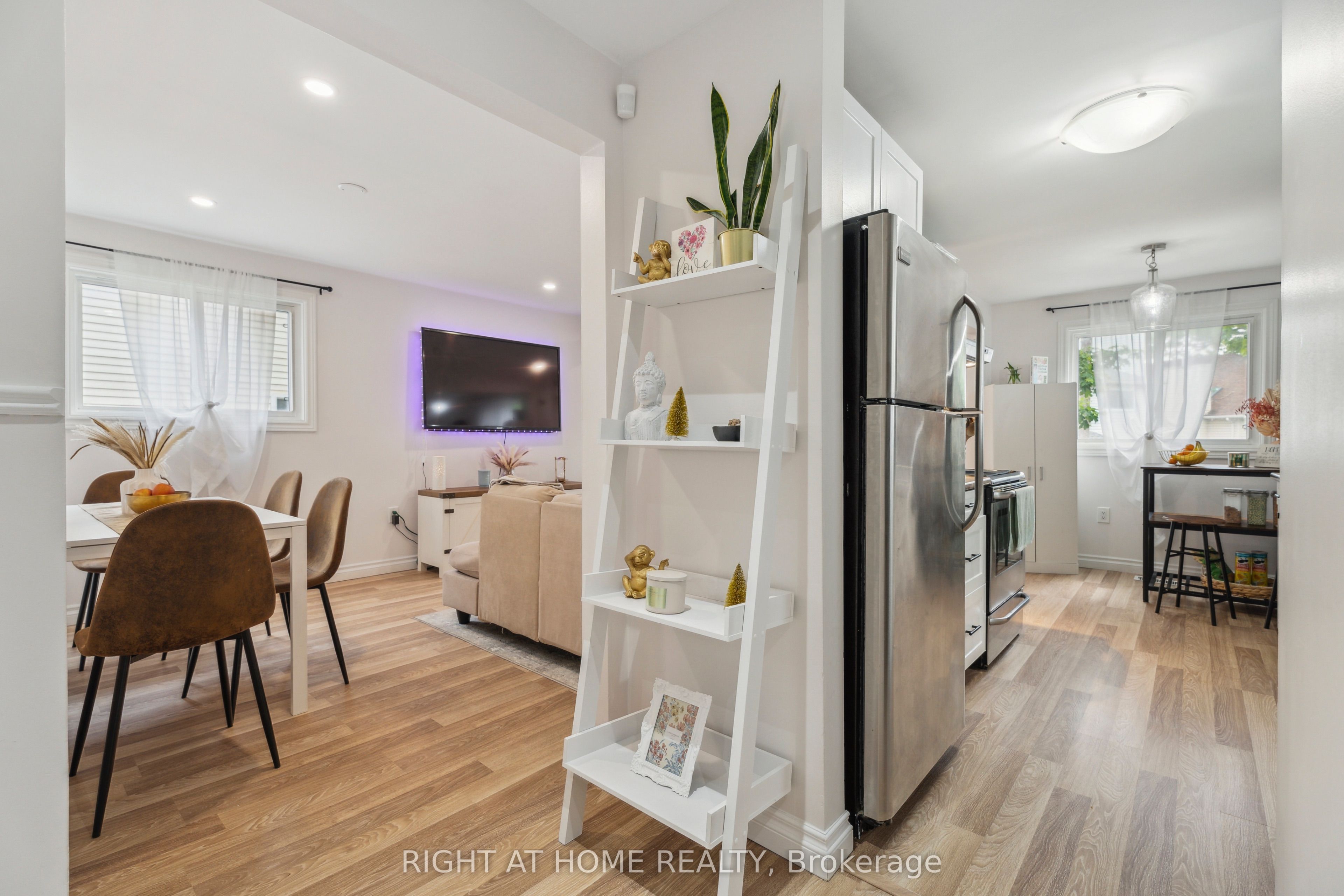54 Shakespeare Crescent Property Photo 10