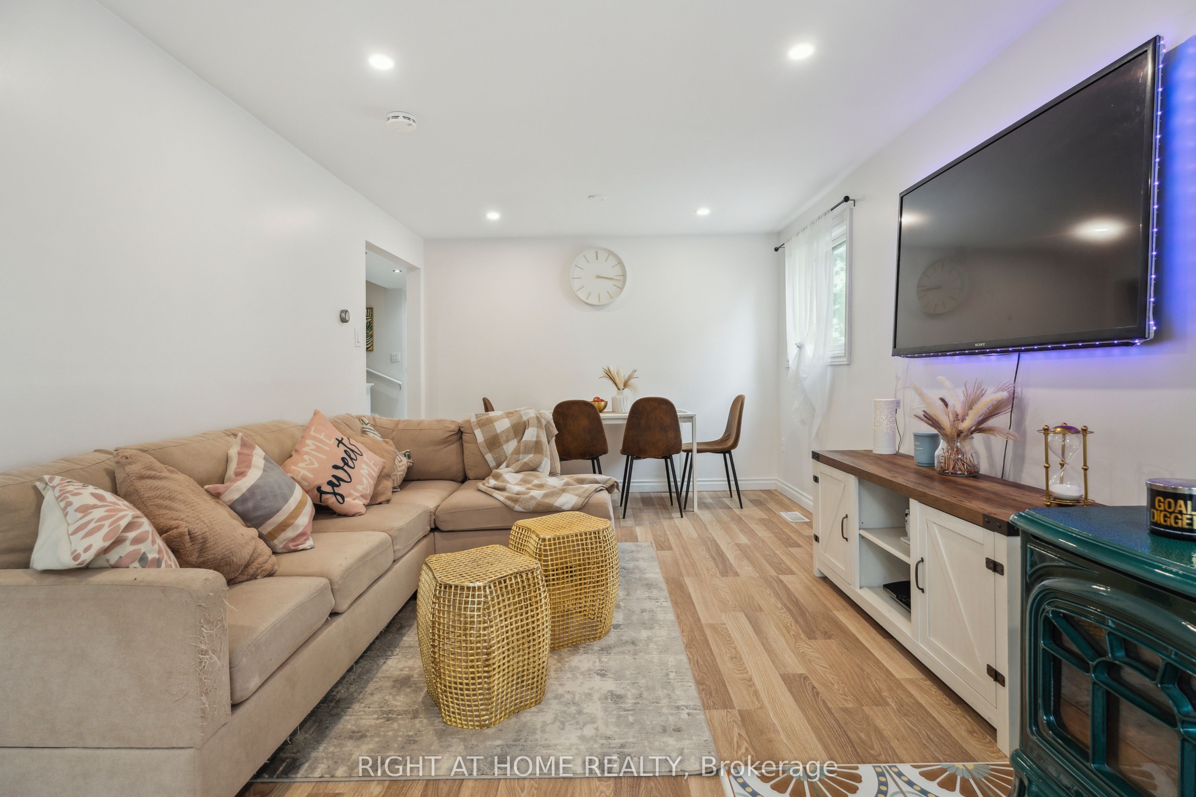 54 Shakespeare Crescent Property Photo 16