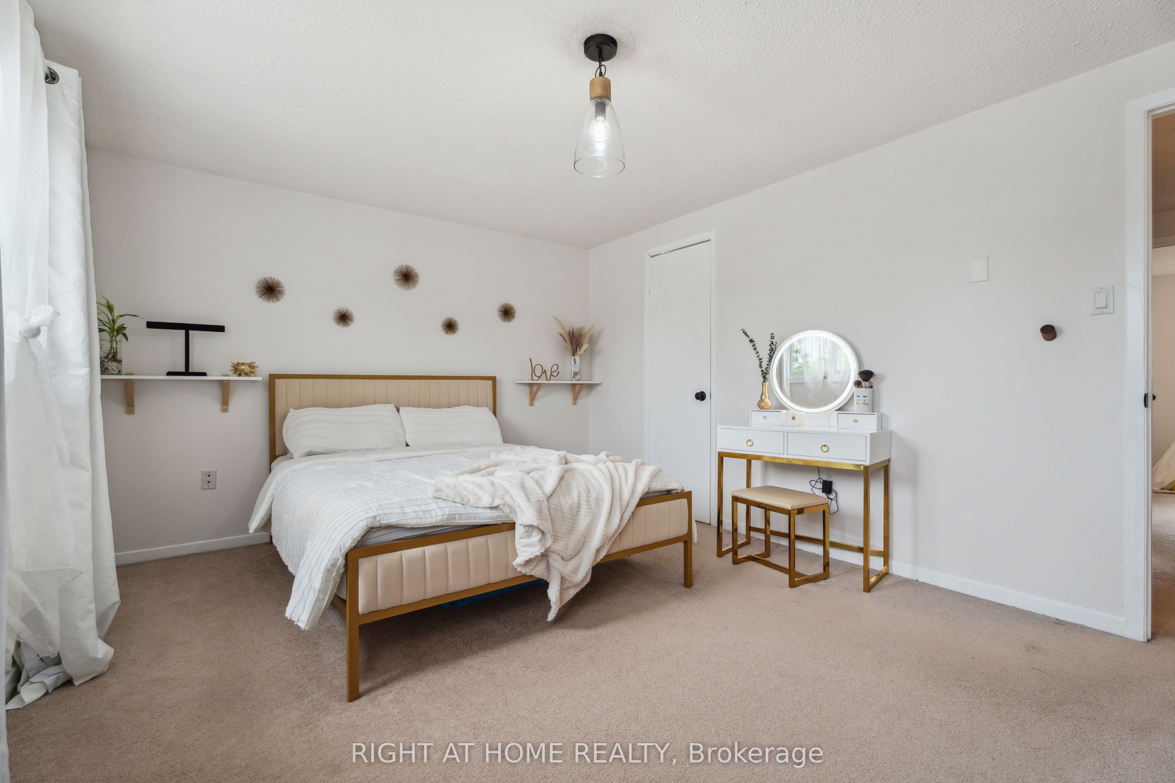54 Shakespeare Crescent Property Photo 29