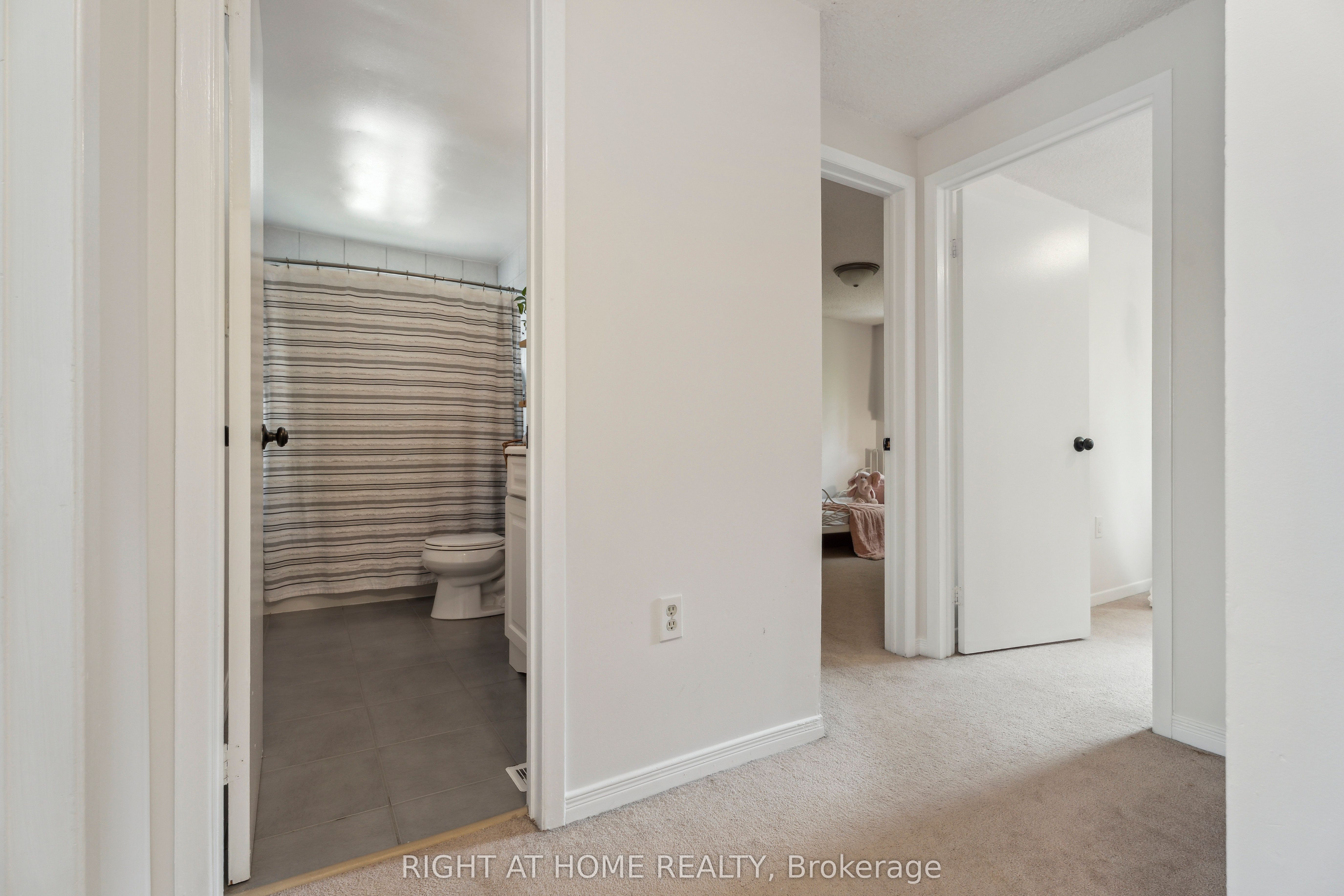 54 Shakespeare Crescent Property Photo 35