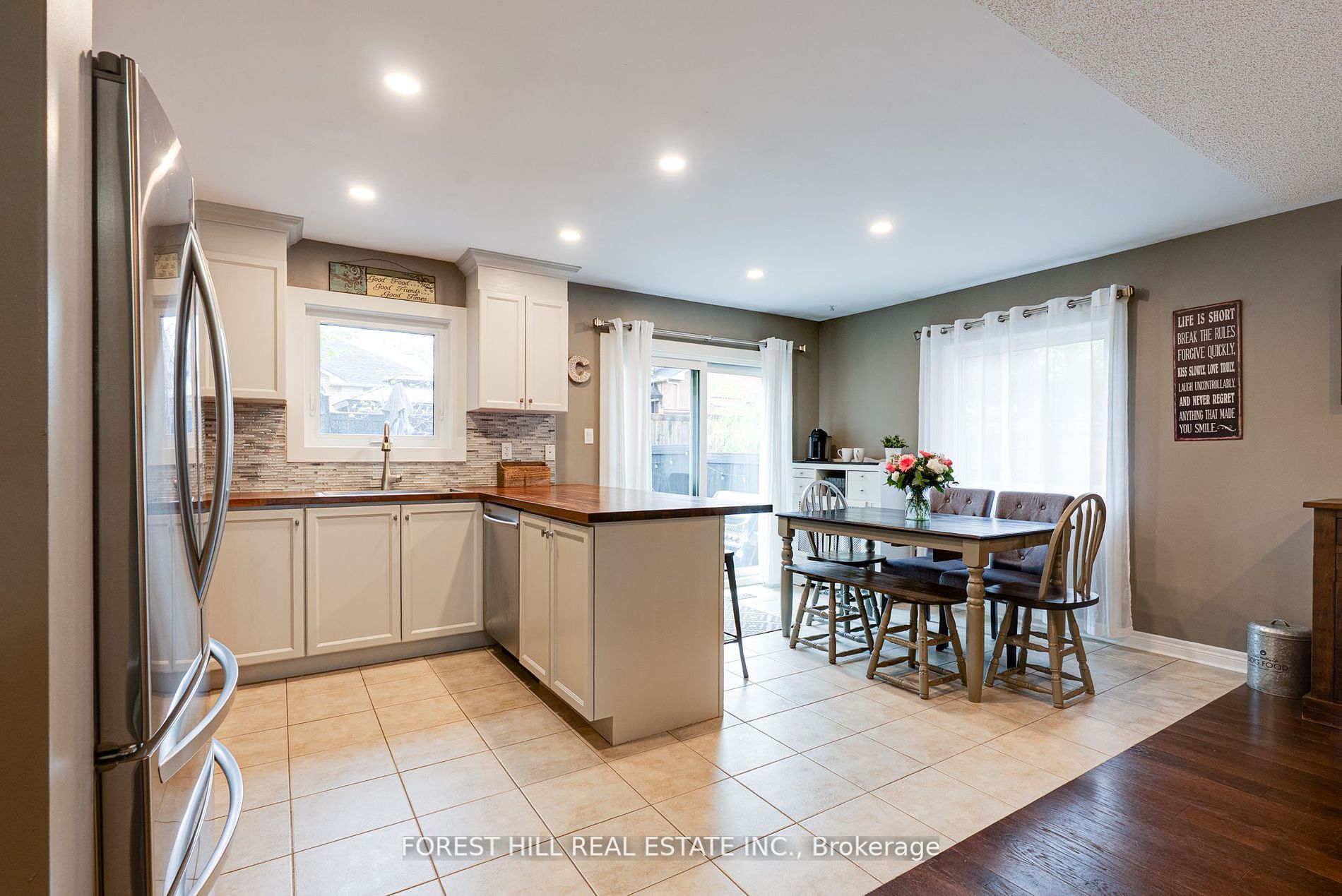 44 Prince Of Wales Drive Property Photo 6
