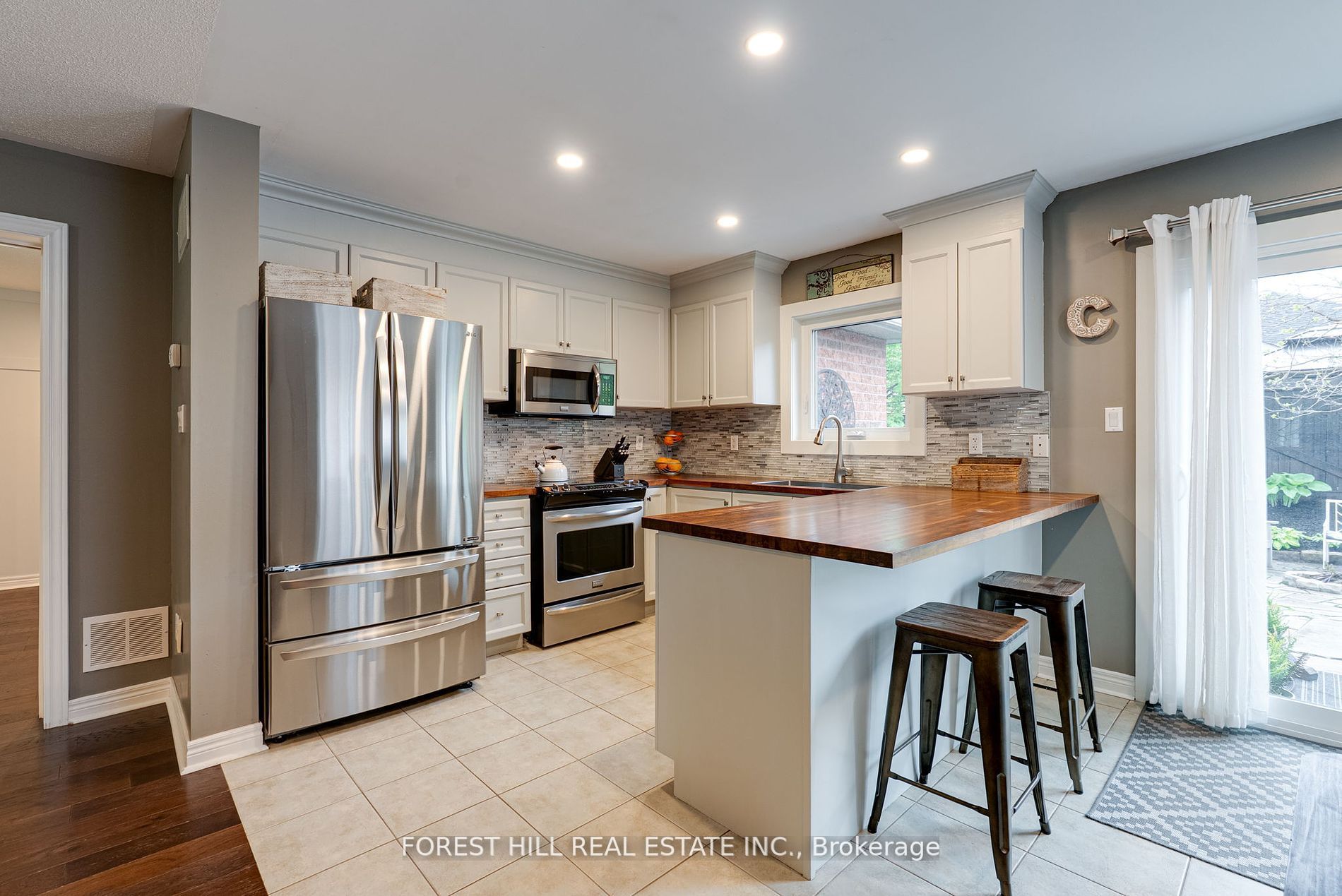 44 Prince Of Wales Drive Property Photo 7