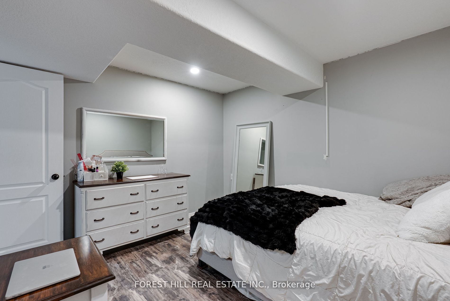 44 Prince Of Wales Drive Property Photo 25