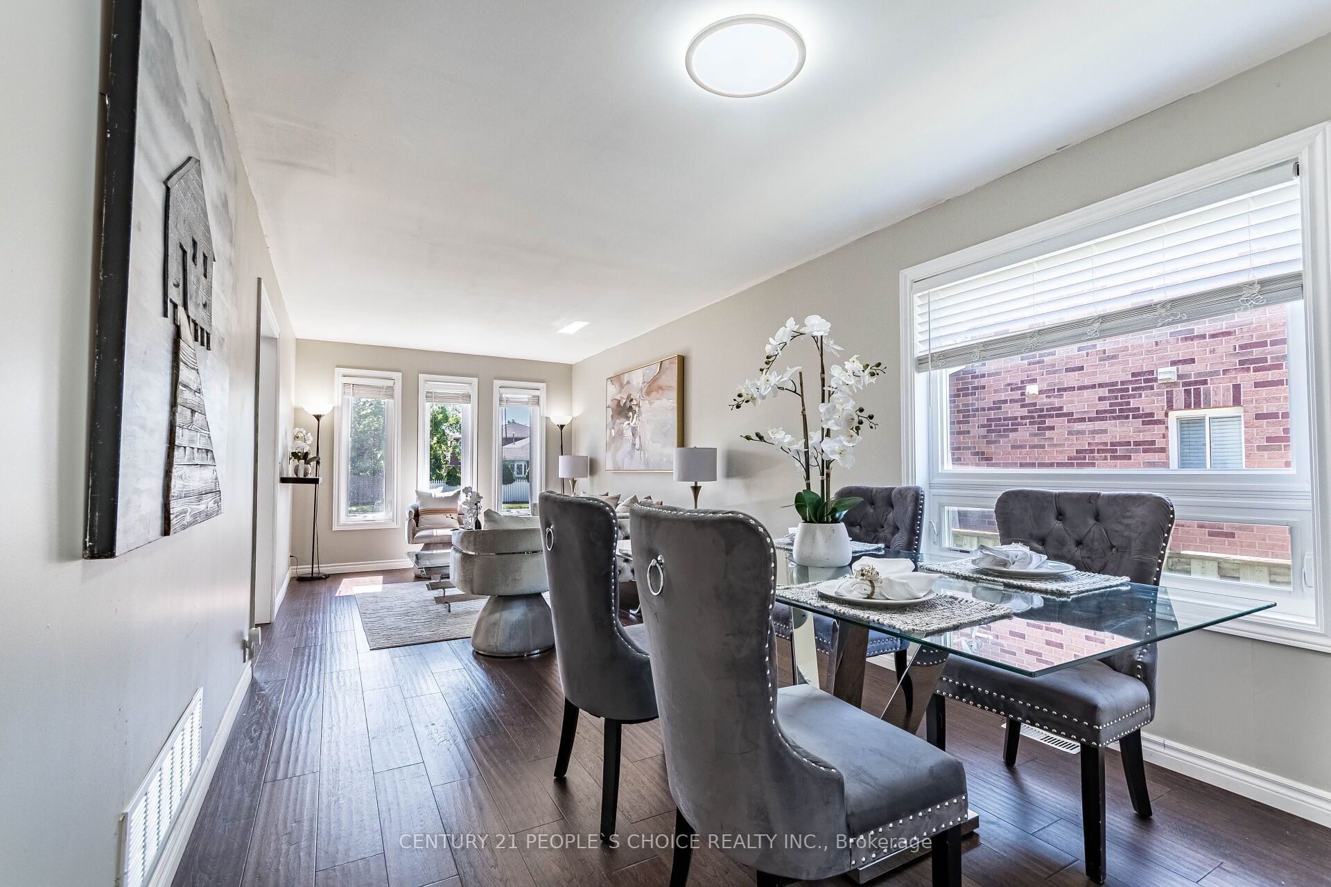 414 Cundles Road W Property Photo 6