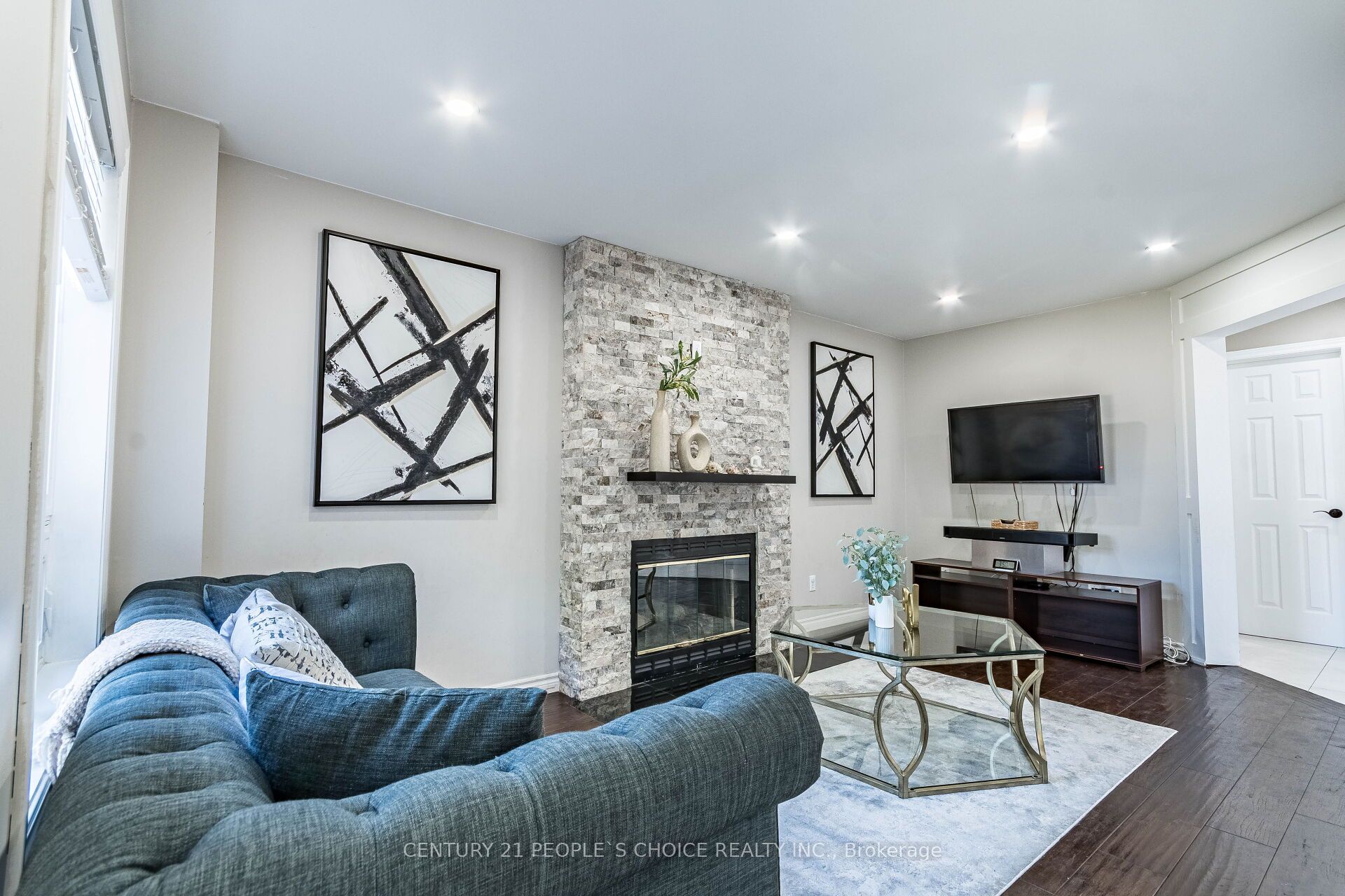 414 Cundles Road W Property Photo 15