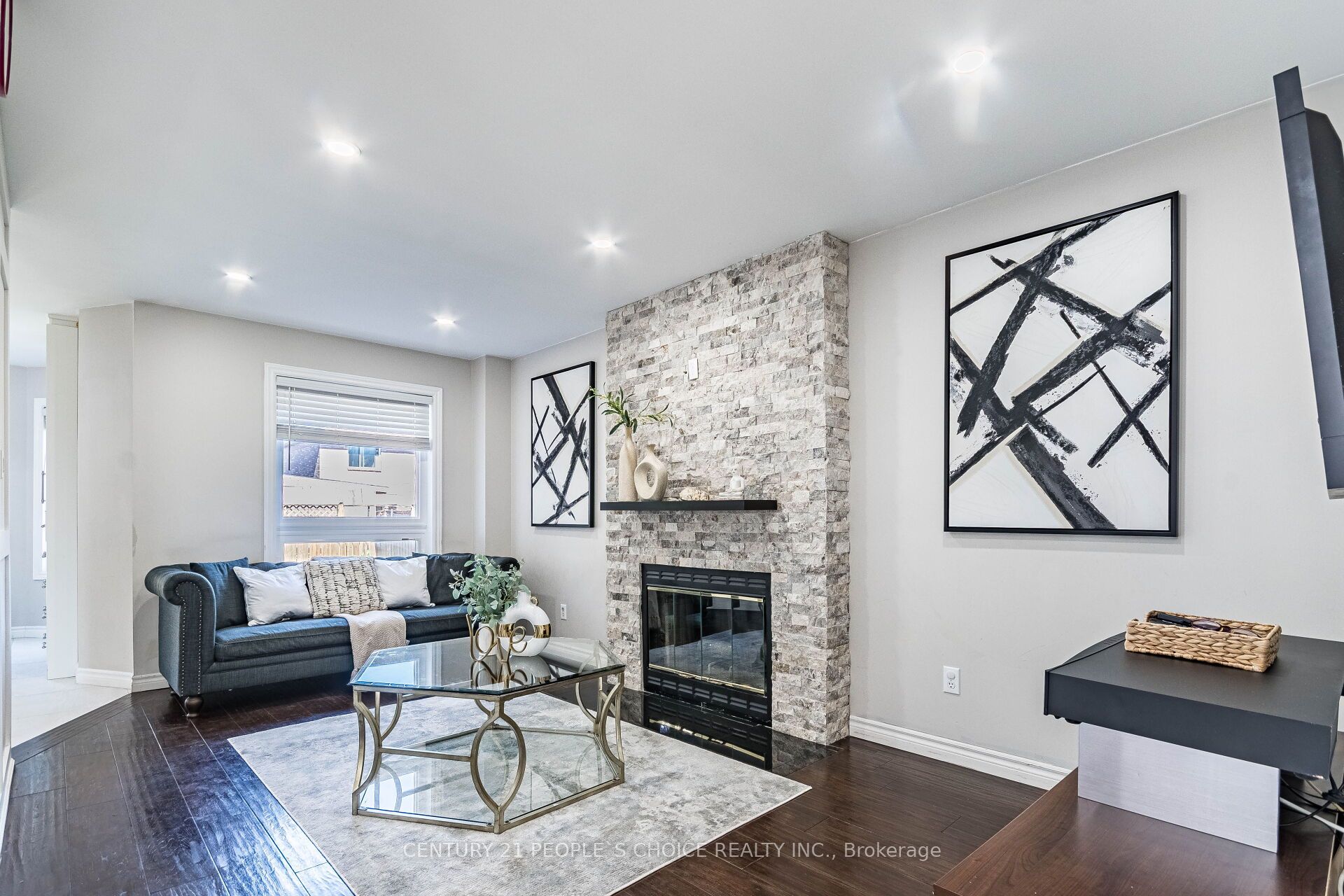 414 Cundles Road W Property Photo 16