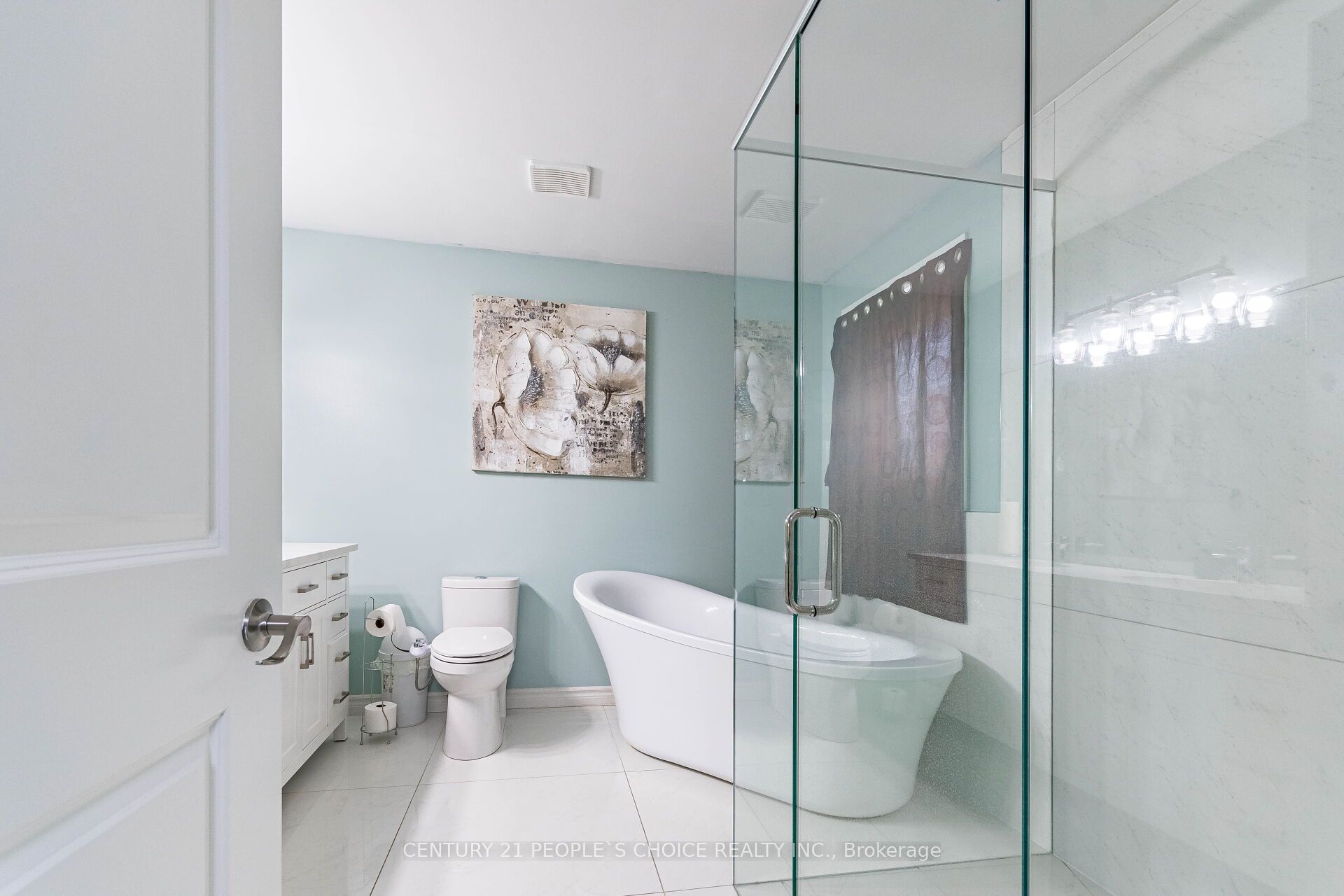 414 Cundles Road W Property Photo 21