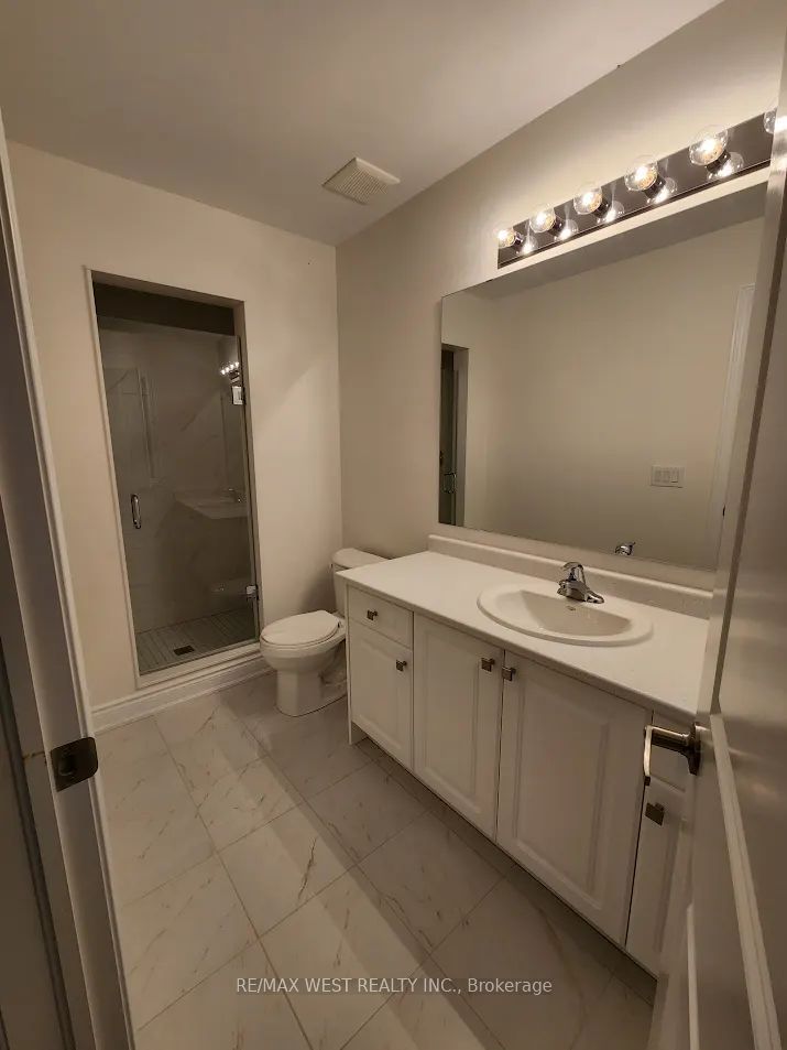 21 Carriage Ln Property Photo 8